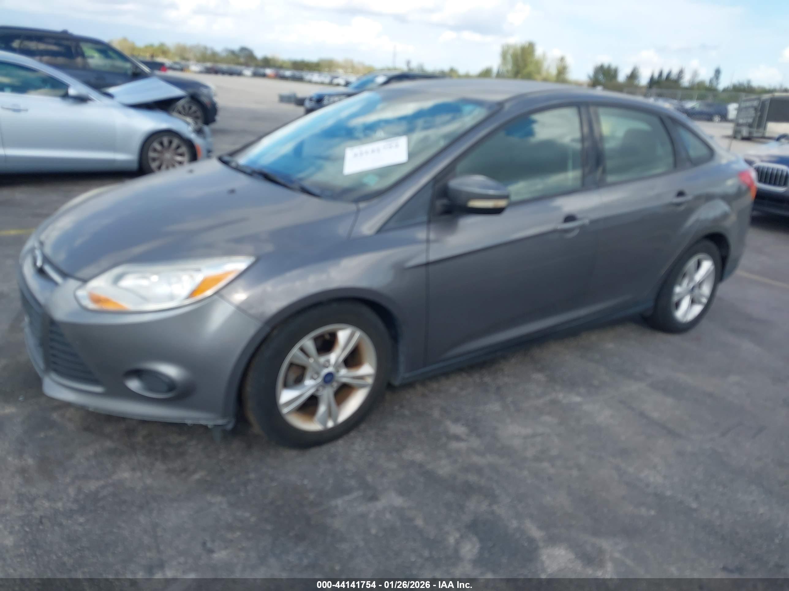 FORD FOCUS image 2
