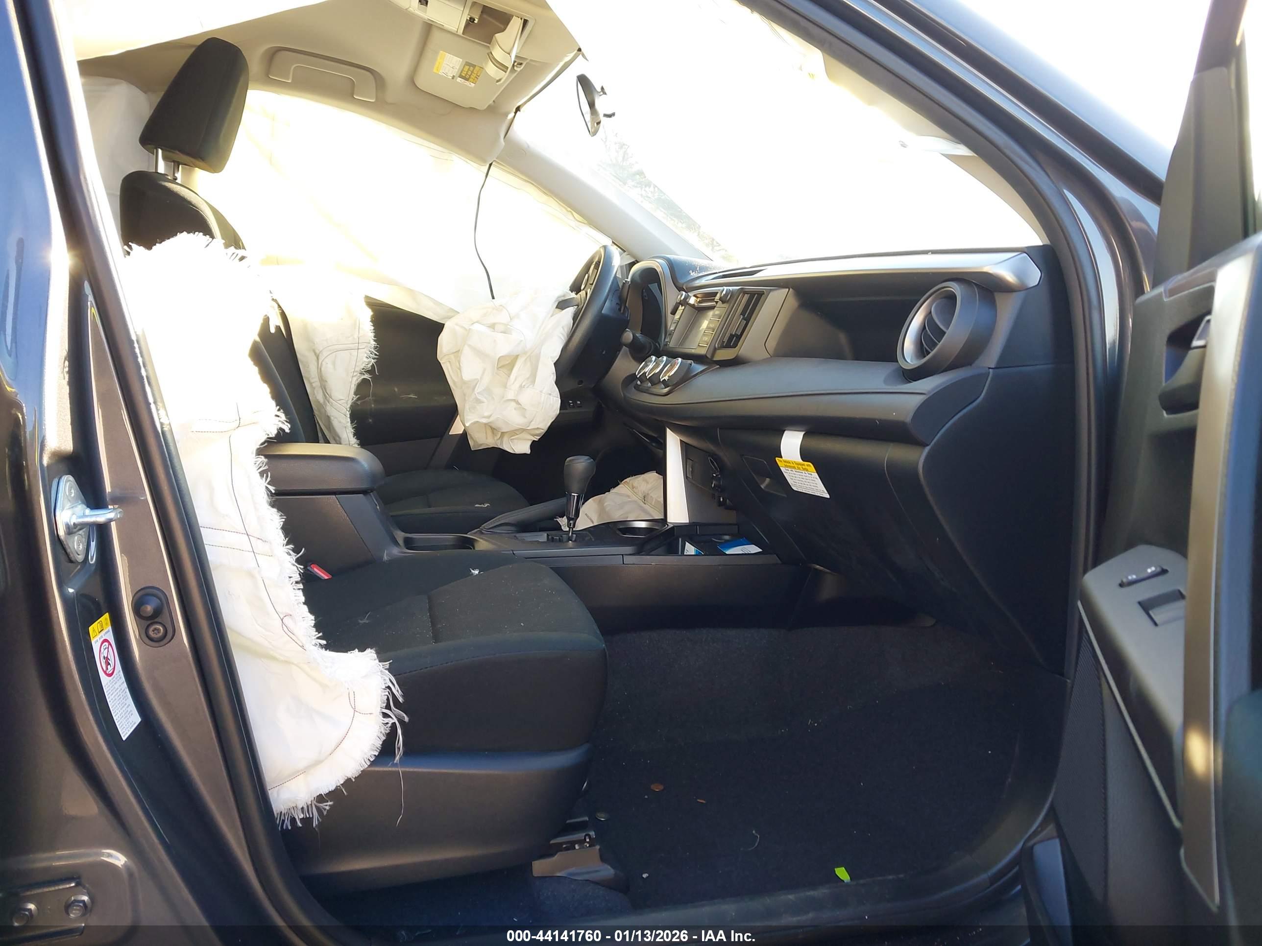 TOYOTA RAV4 image 5