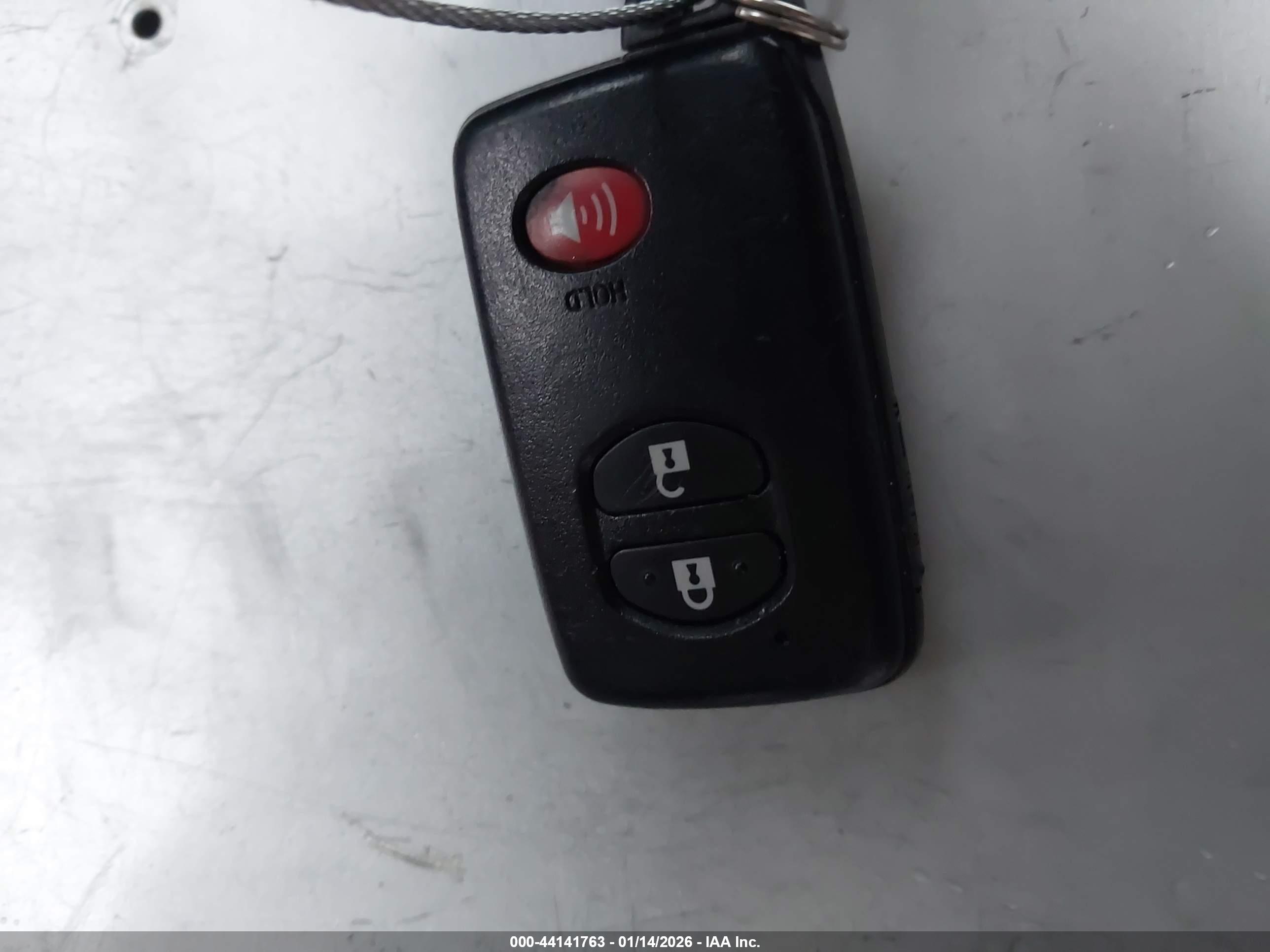 TOYOTA PRIUS image 11