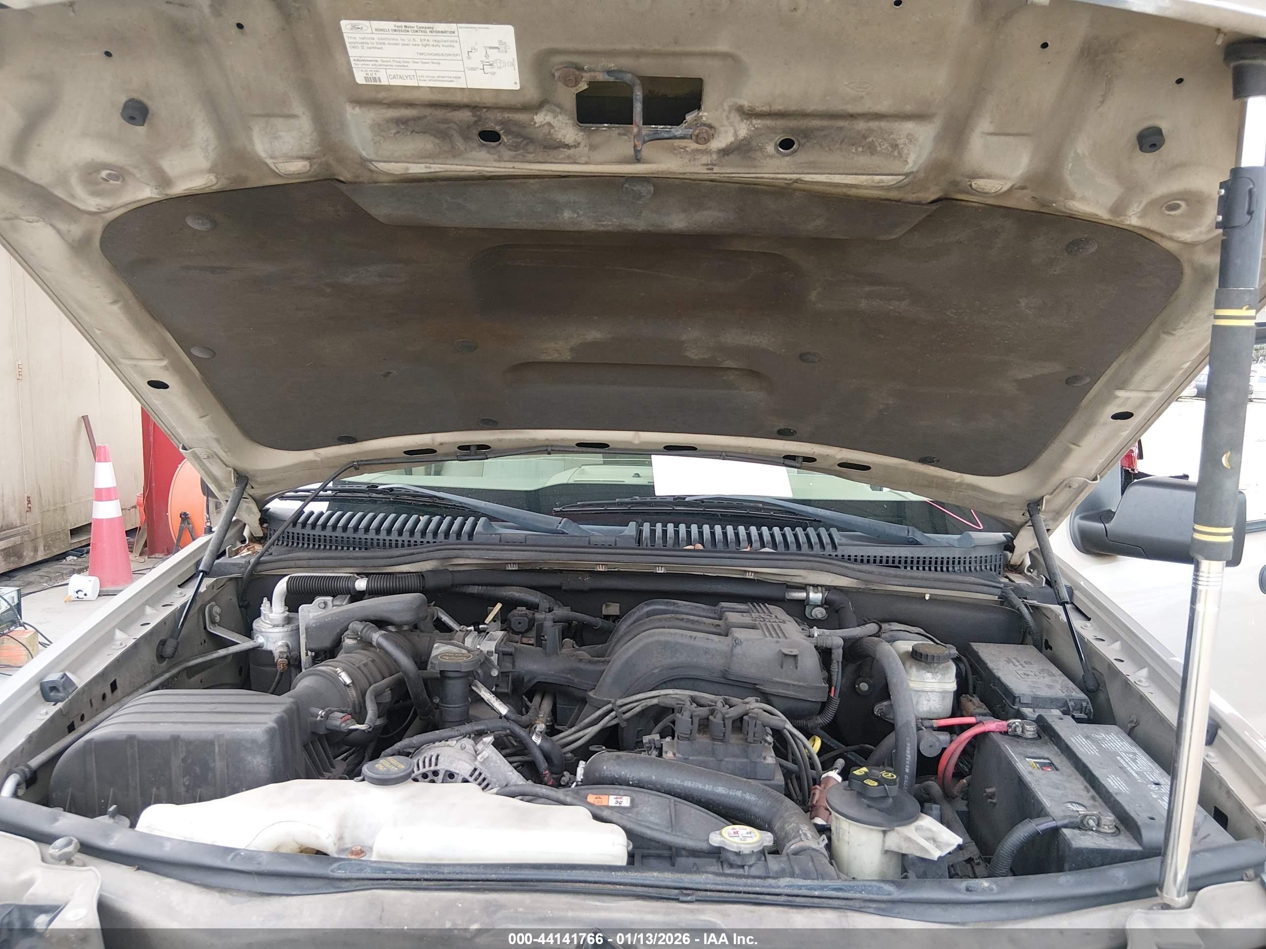 FORD EXPLORER image 10