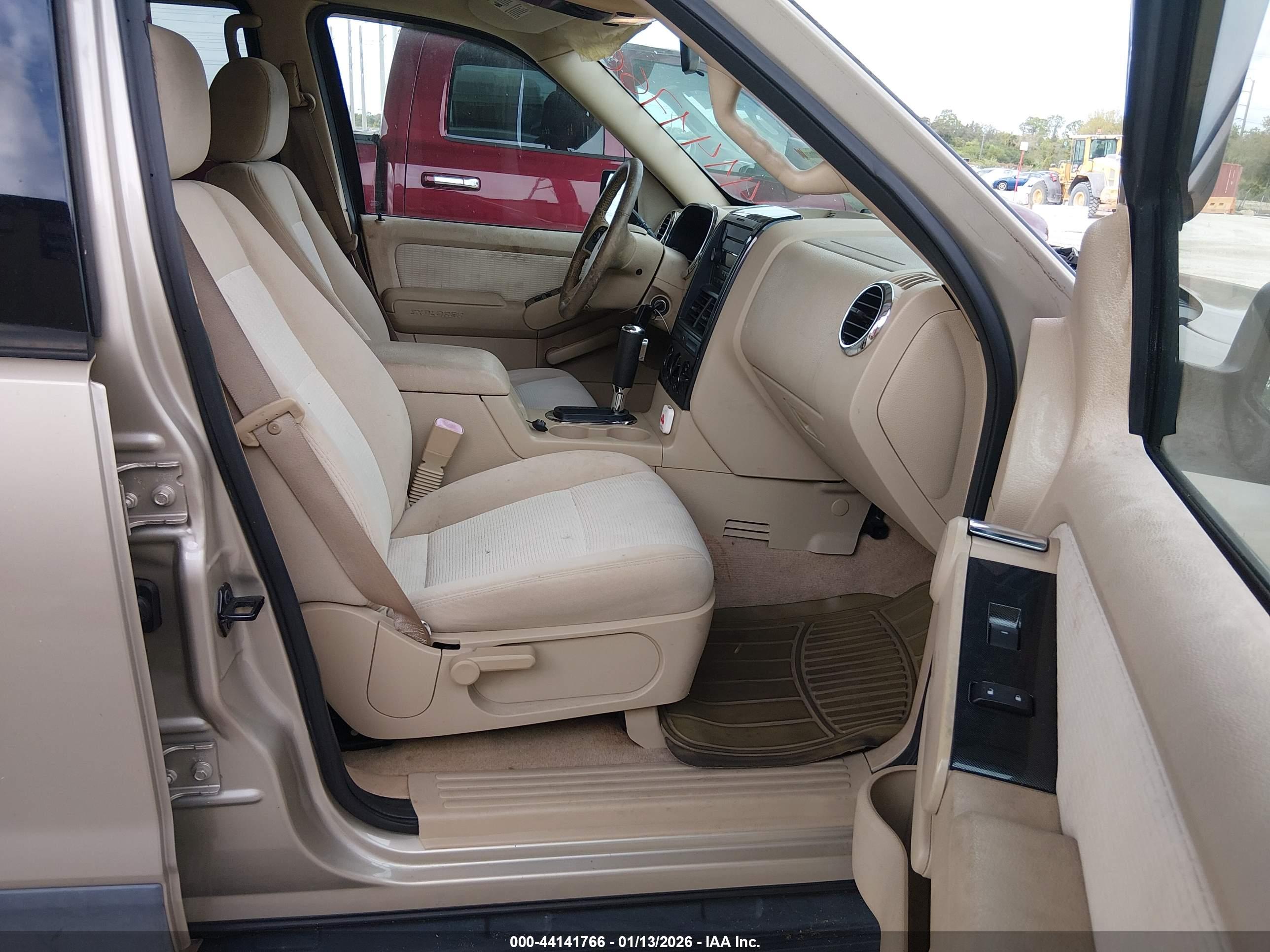 FORD EXPLORER image 5