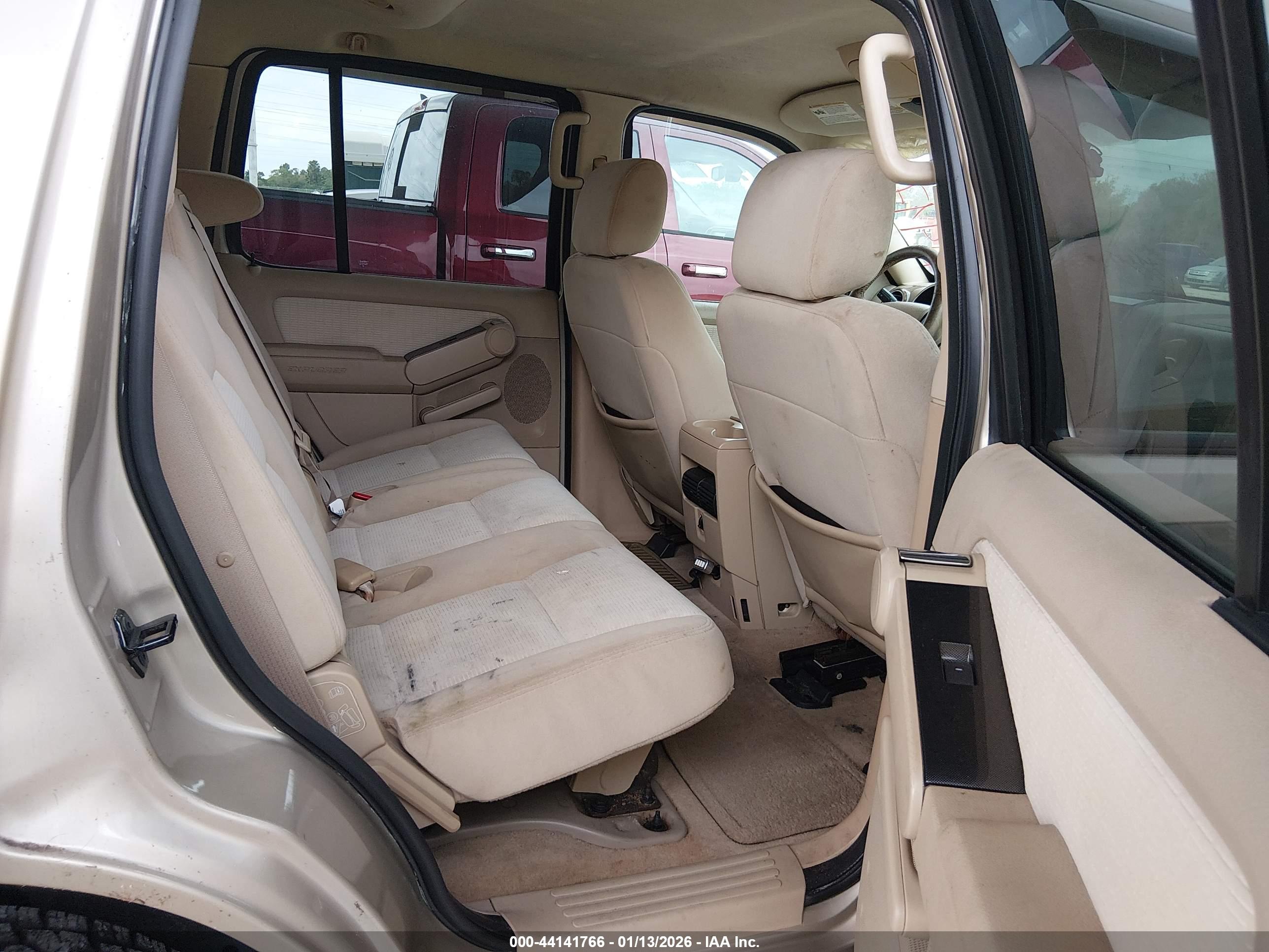 FORD EXPLORER image 8