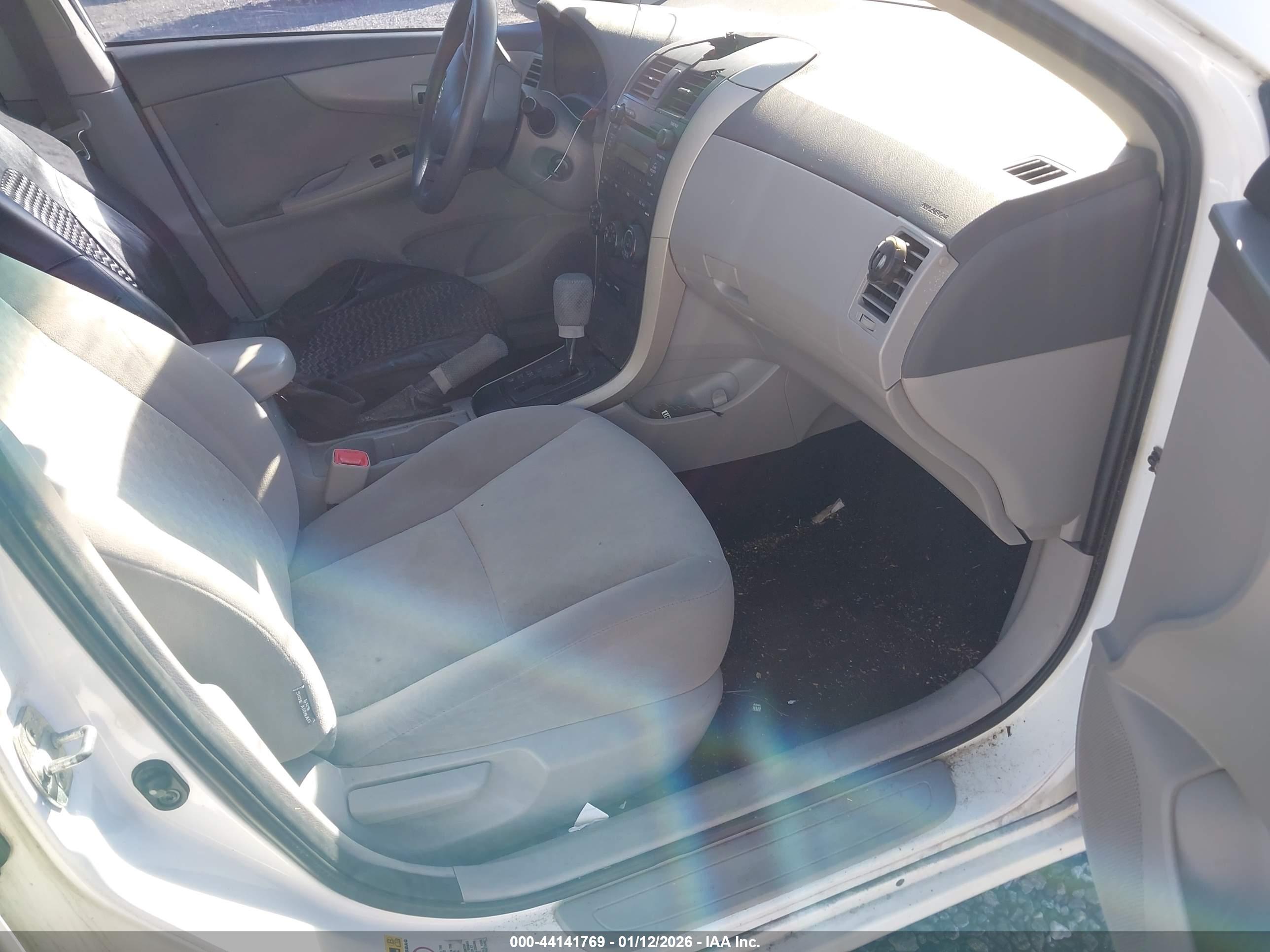 TOYOTA COROLLA image 5