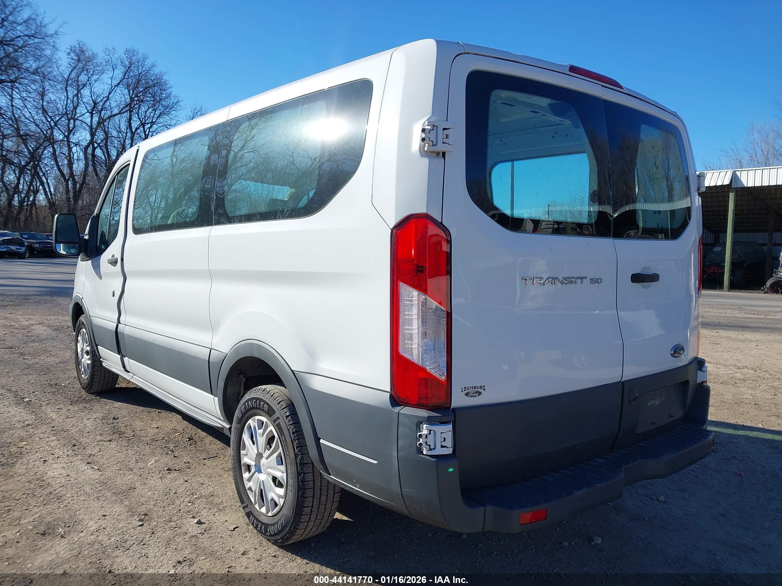 FORD TRANSIT-150 image 3