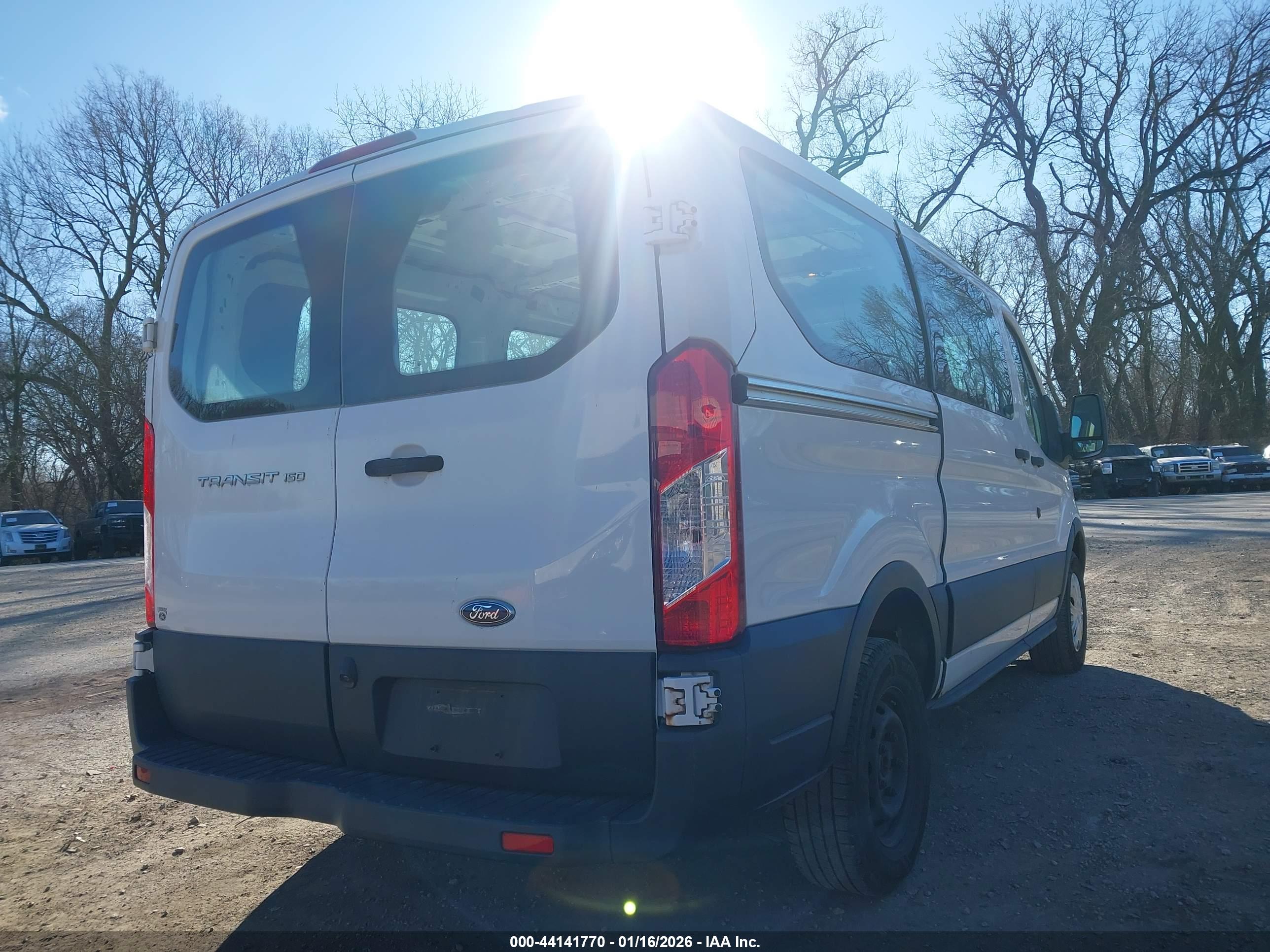 FORD TRANSIT-150 image 4