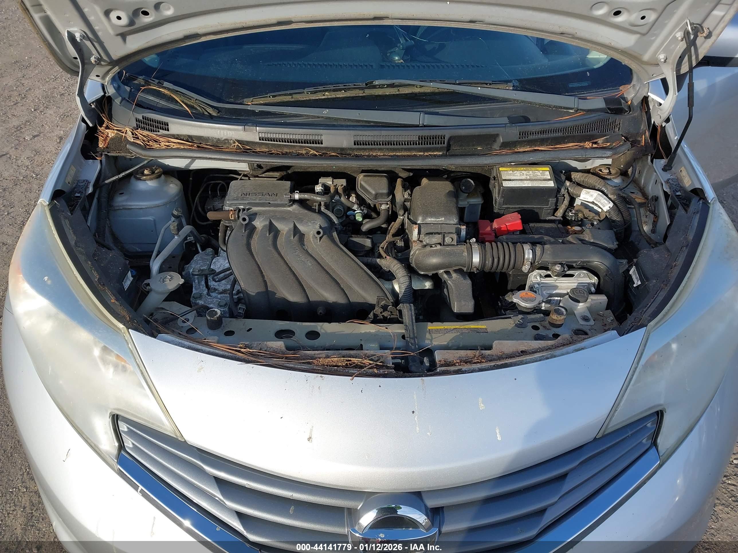 NISSAN VERSA image 10