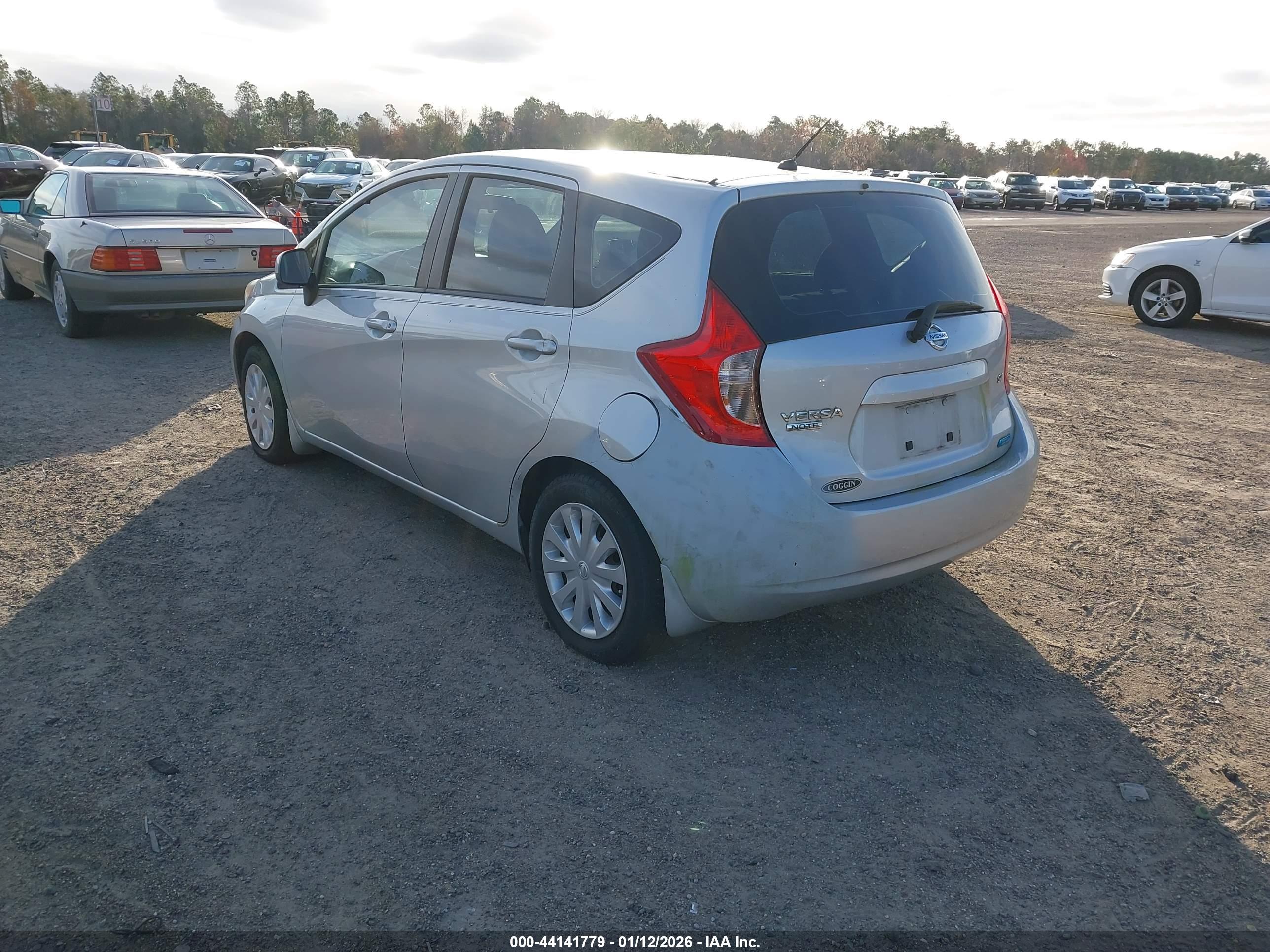NISSAN VERSA image 3