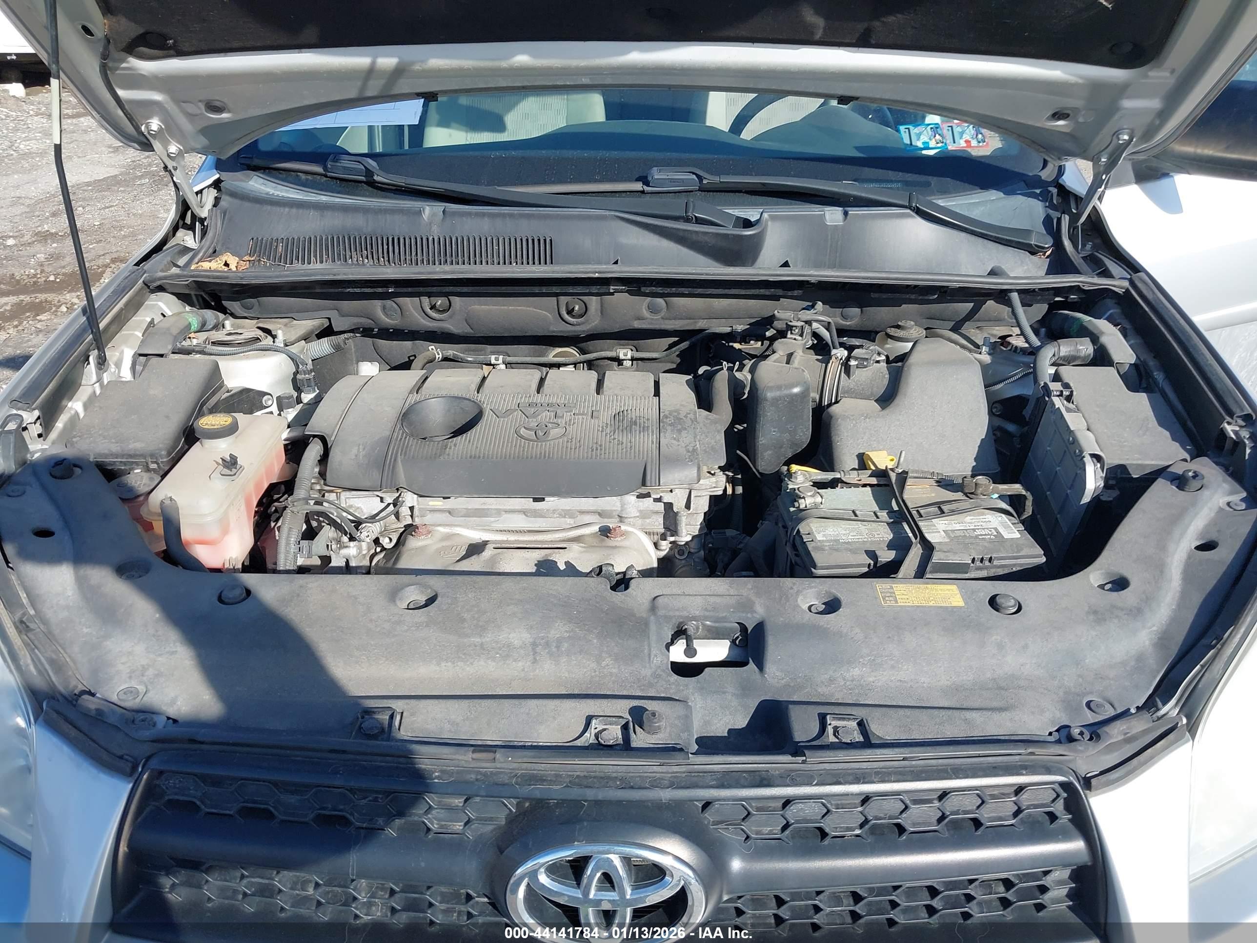 TOYOTA RAV4 image 10