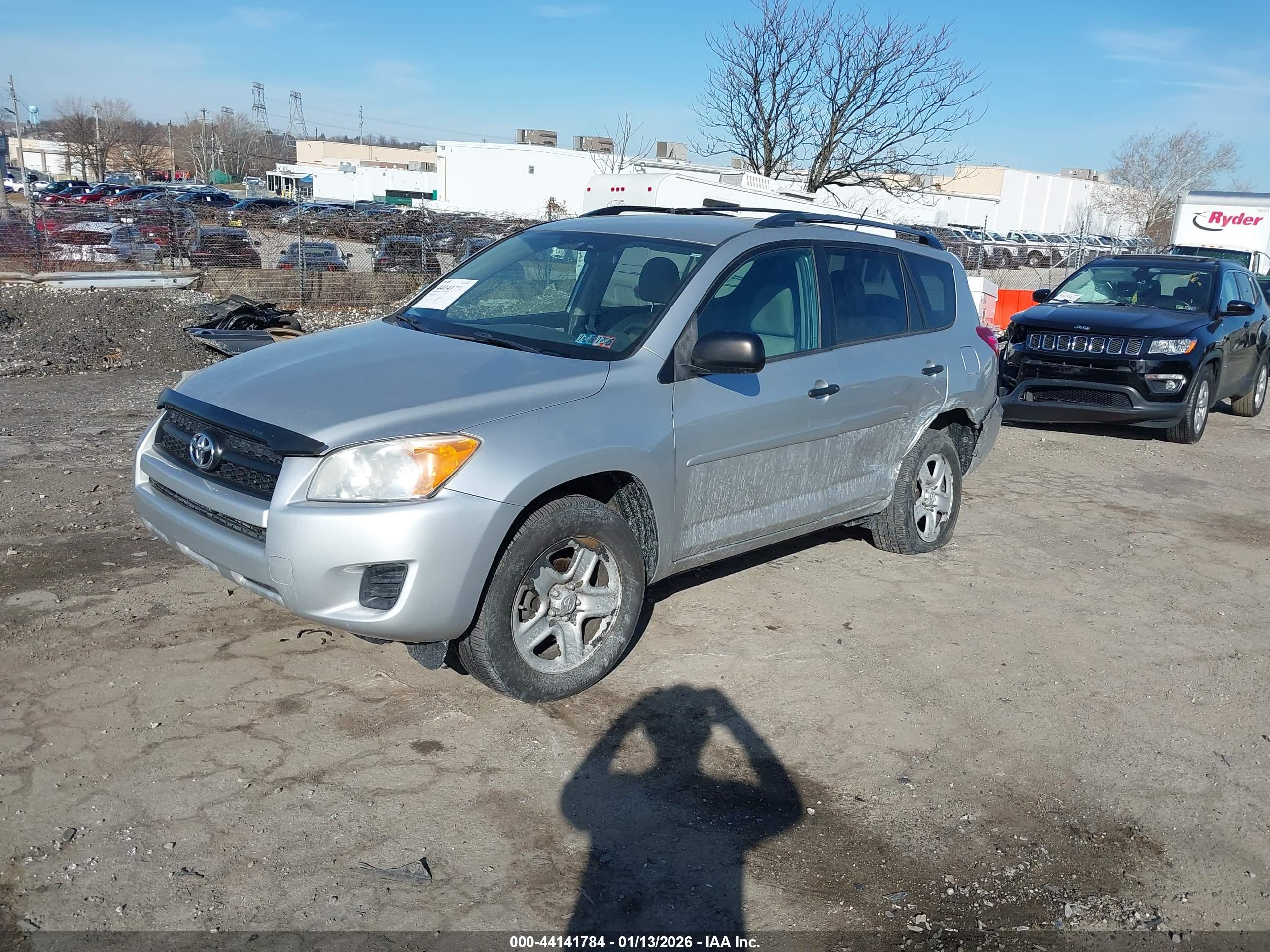 TOYOTA RAV4 image 2