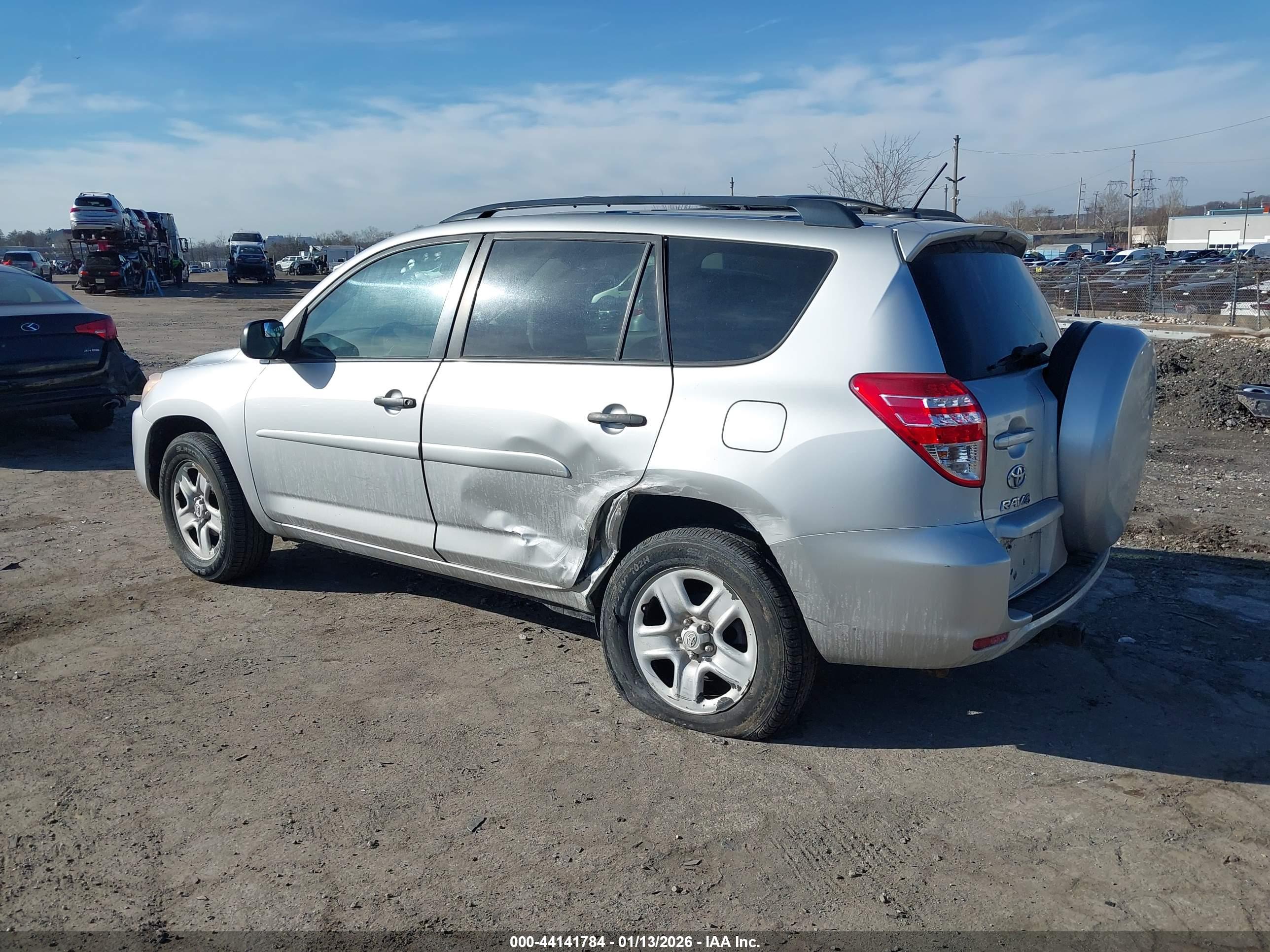 TOYOTA RAV4 image 3
