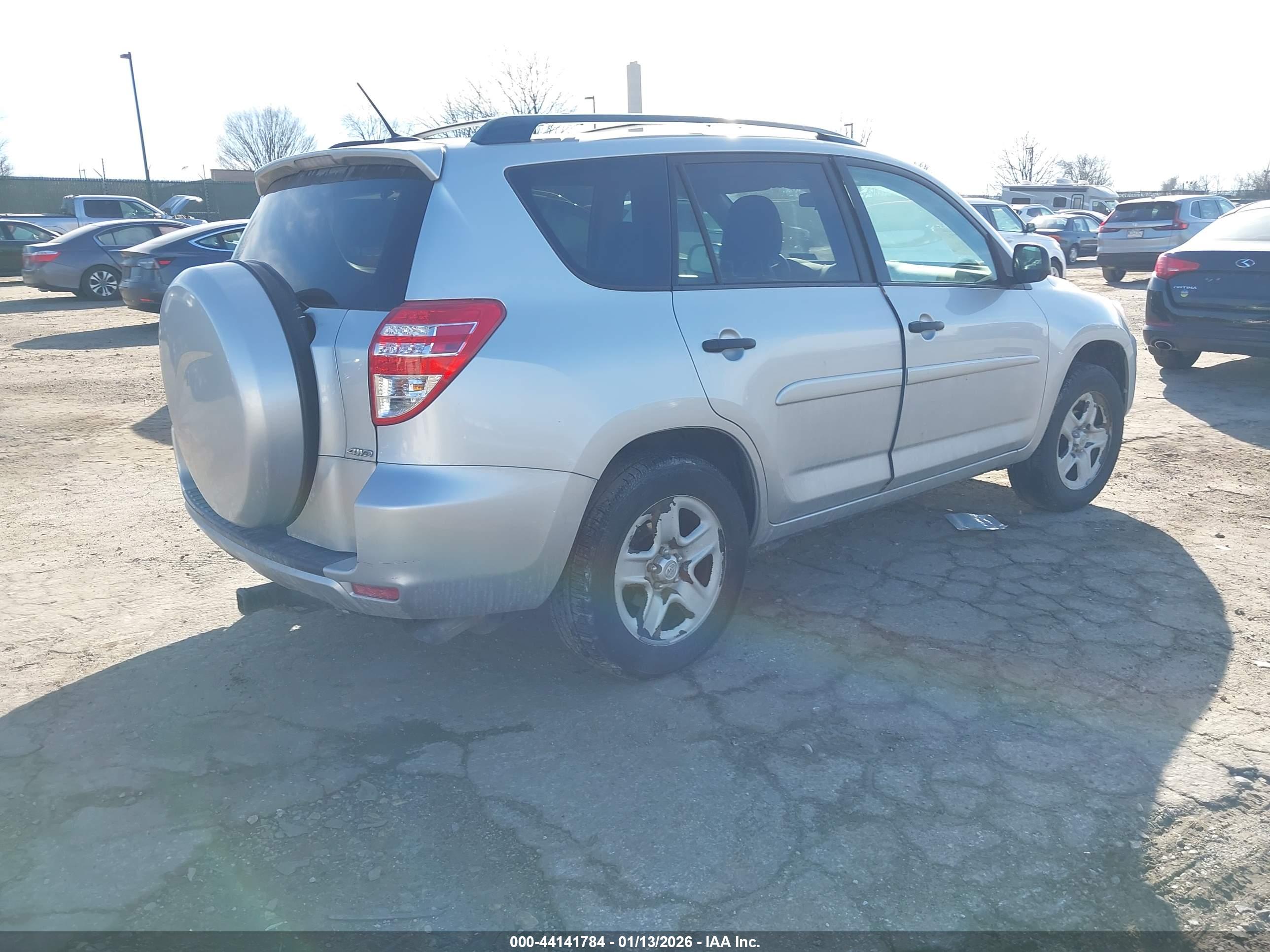 TOYOTA RAV4 image 4