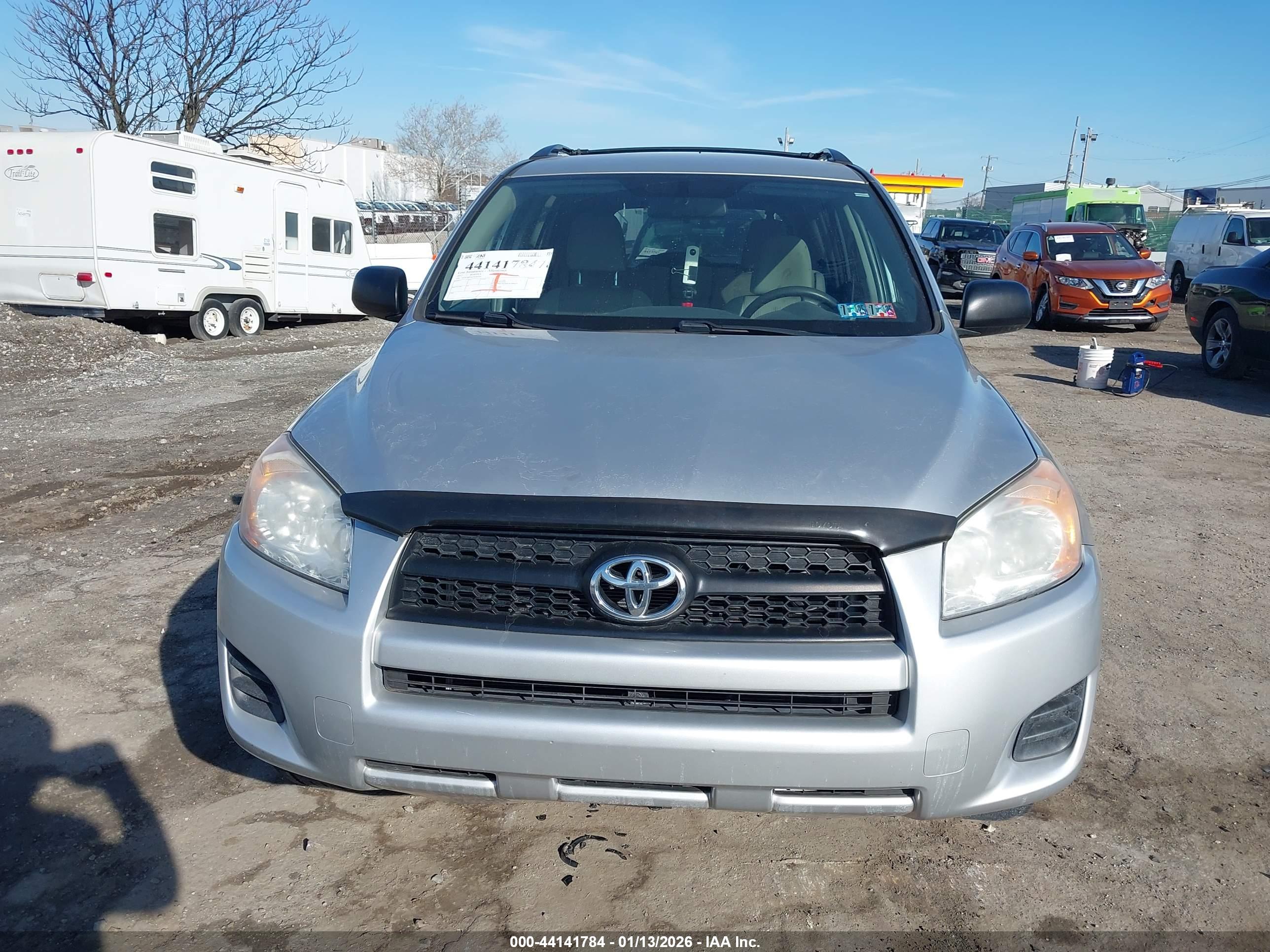 TOYOTA RAV4 image 6