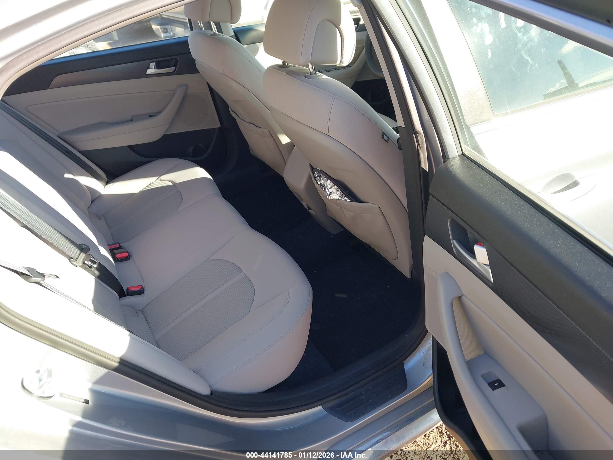 HYUNDAI SONATA image 8