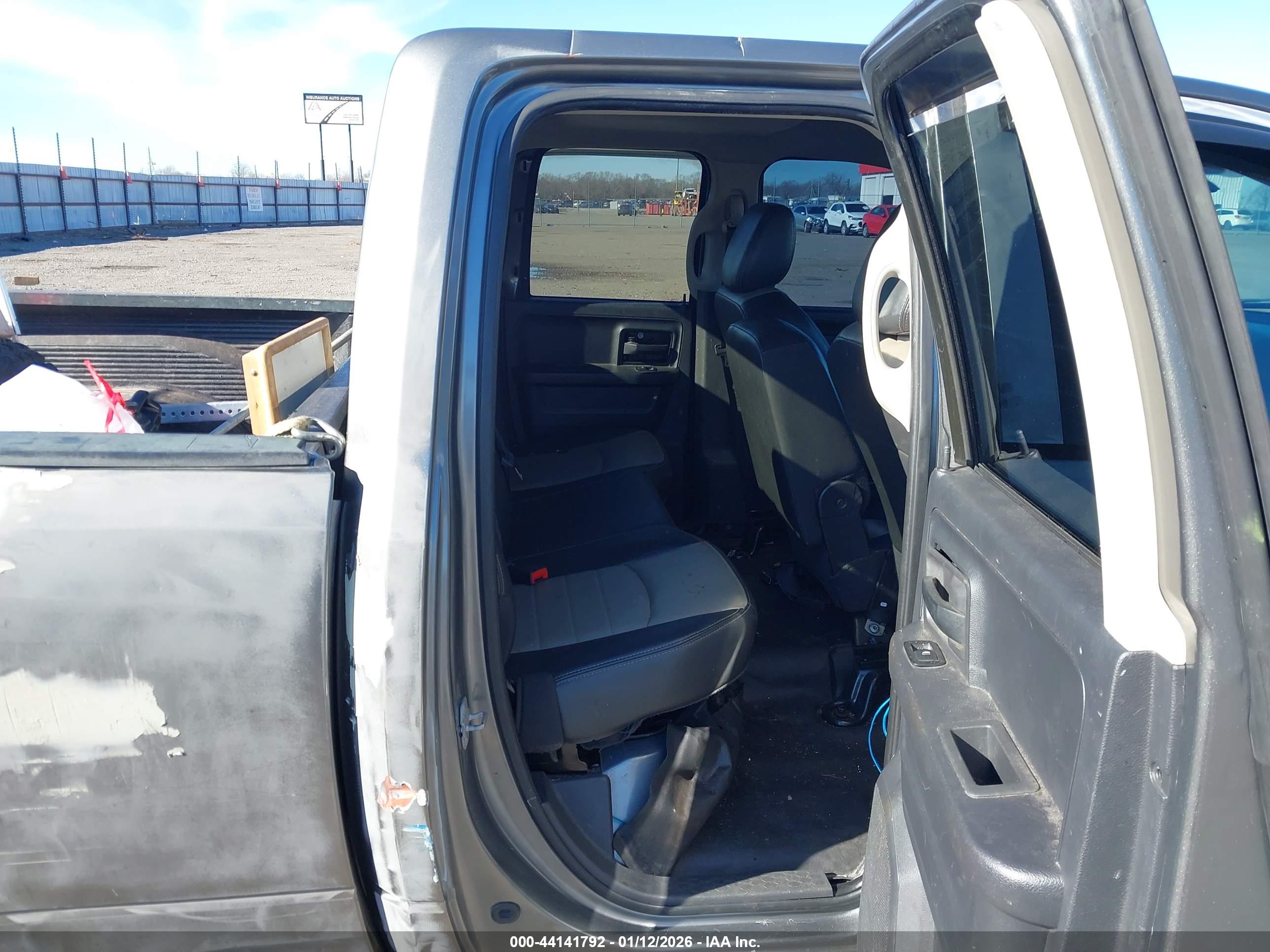 DODGE RAM image 8