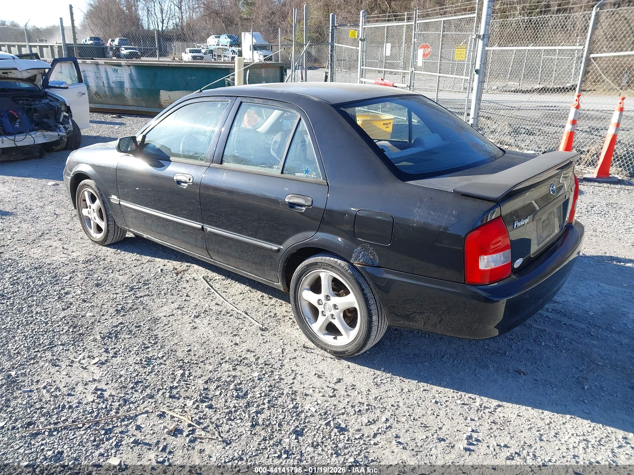 MAZDA PROTEGE image 3