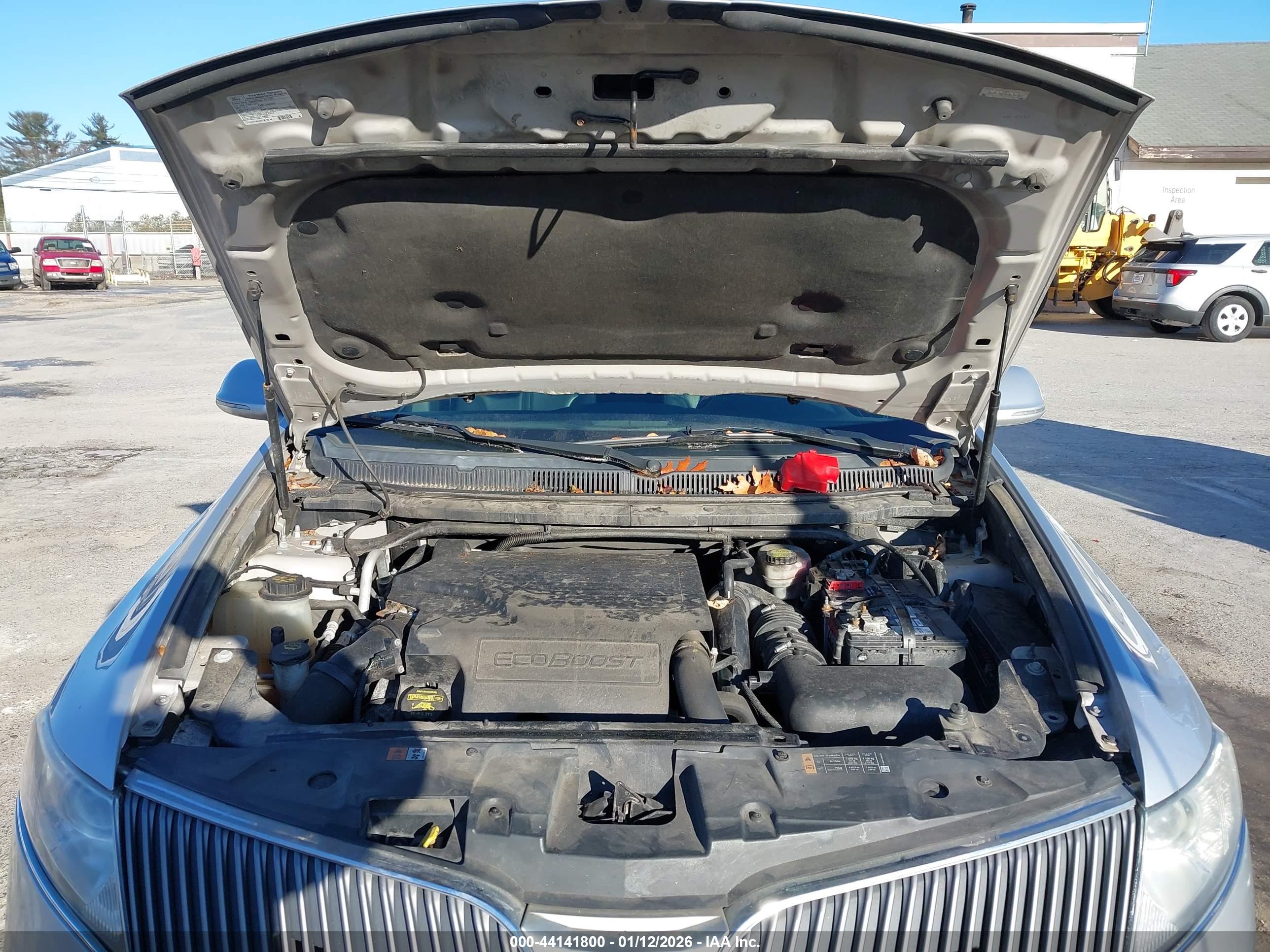 LINCOLN MKT image 10