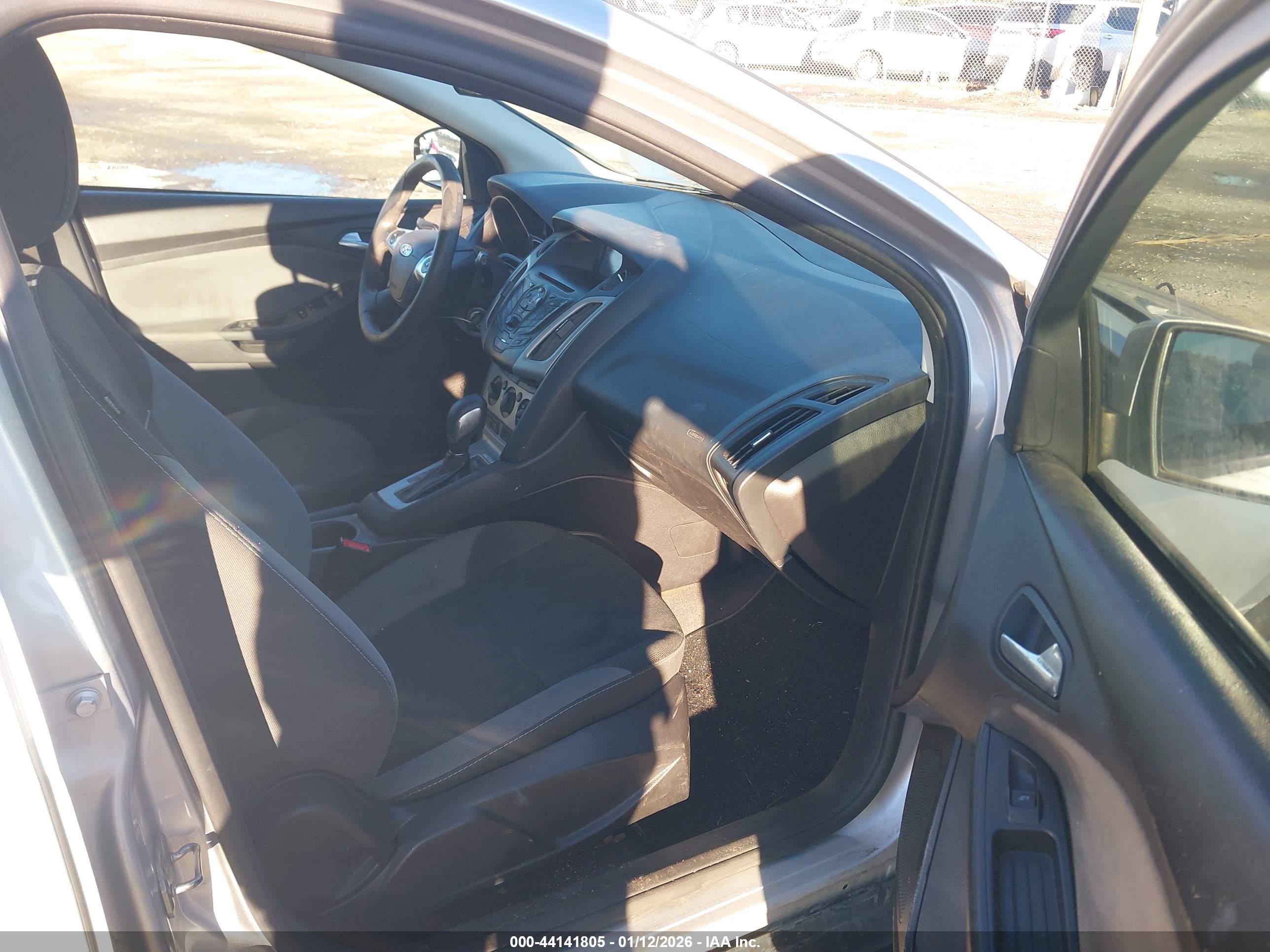 FORD FOCUS image 5