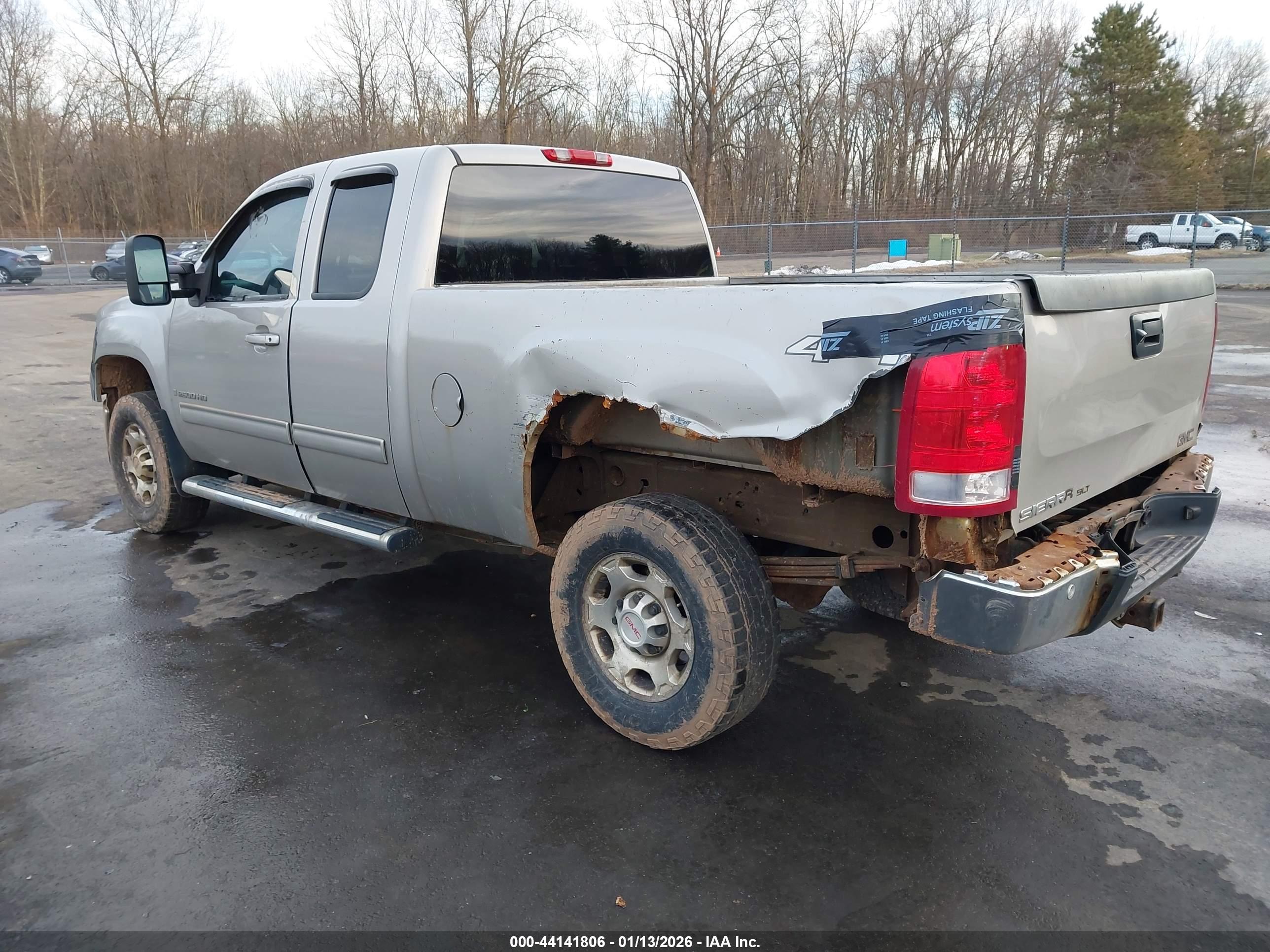 GMC SIERRA image 3
