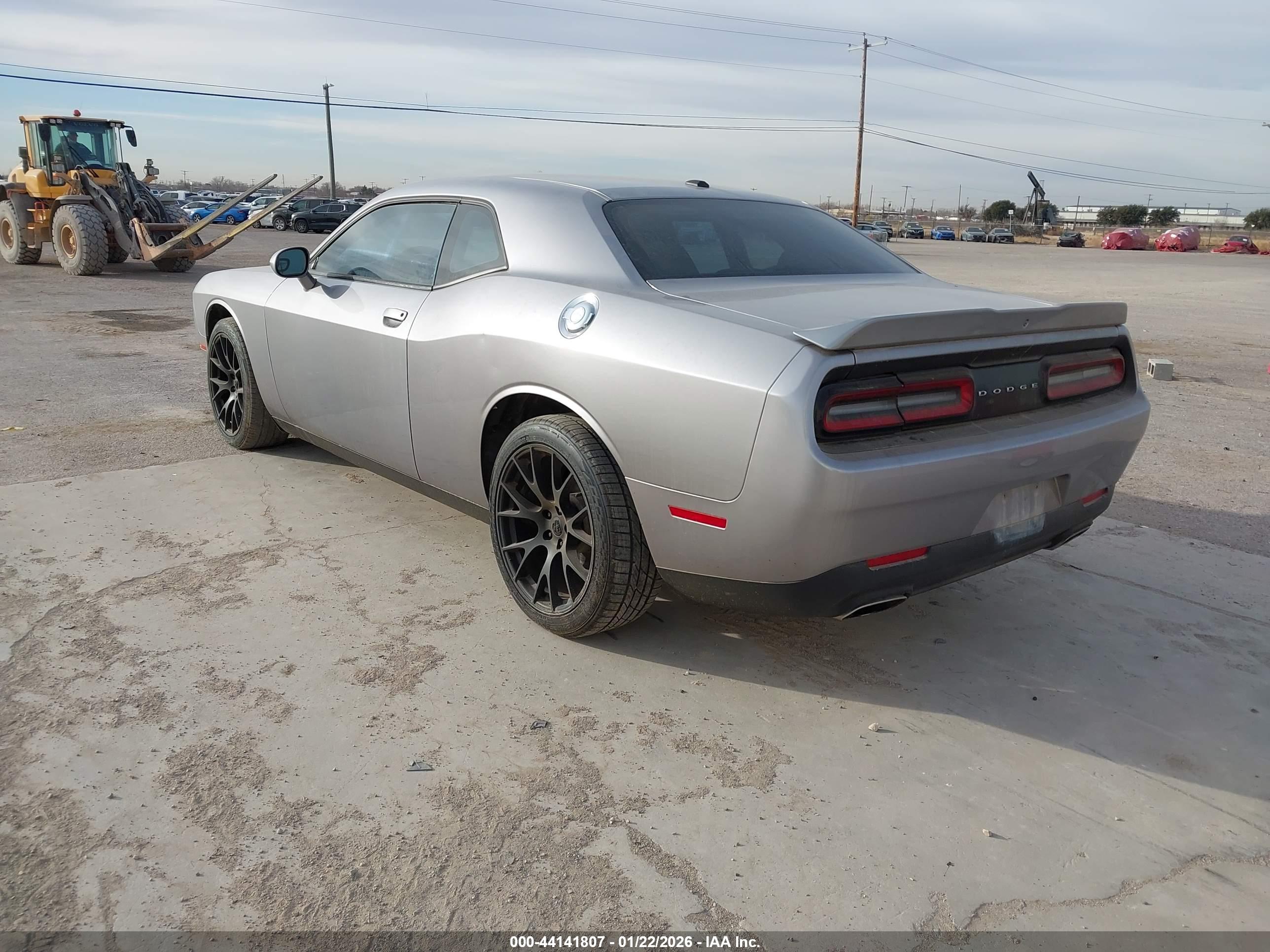 DODGE CHALLENGER image 3