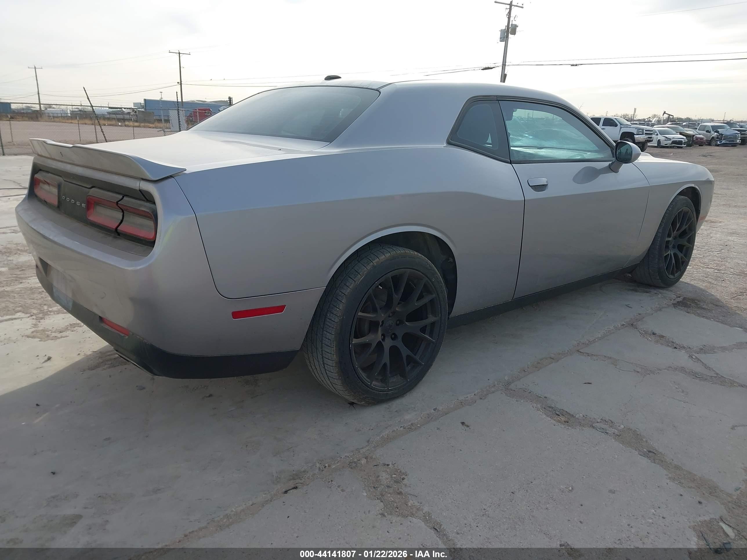 DODGE CHALLENGER image 4