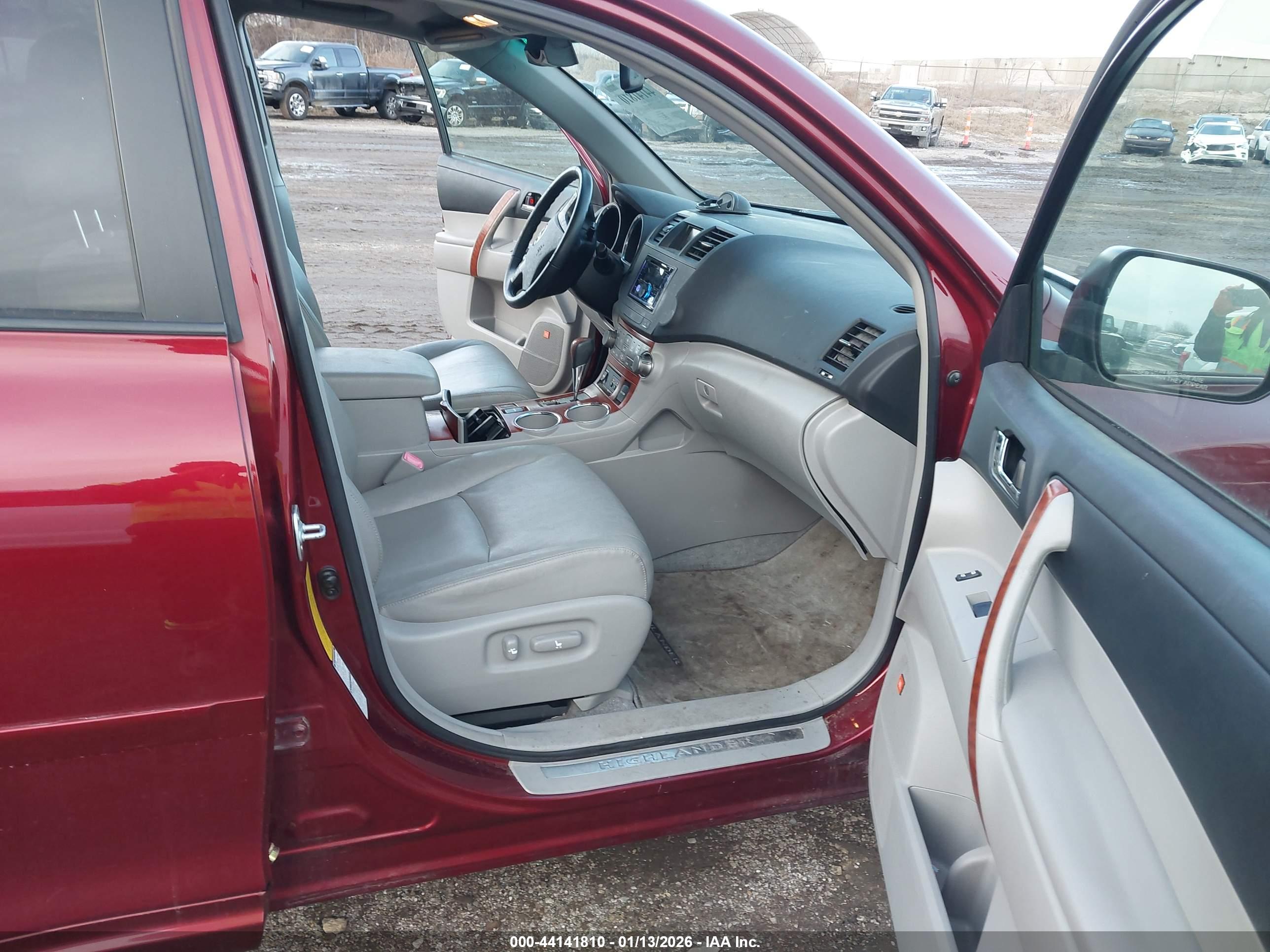 TOYOTA HIGHLANDER image 5
