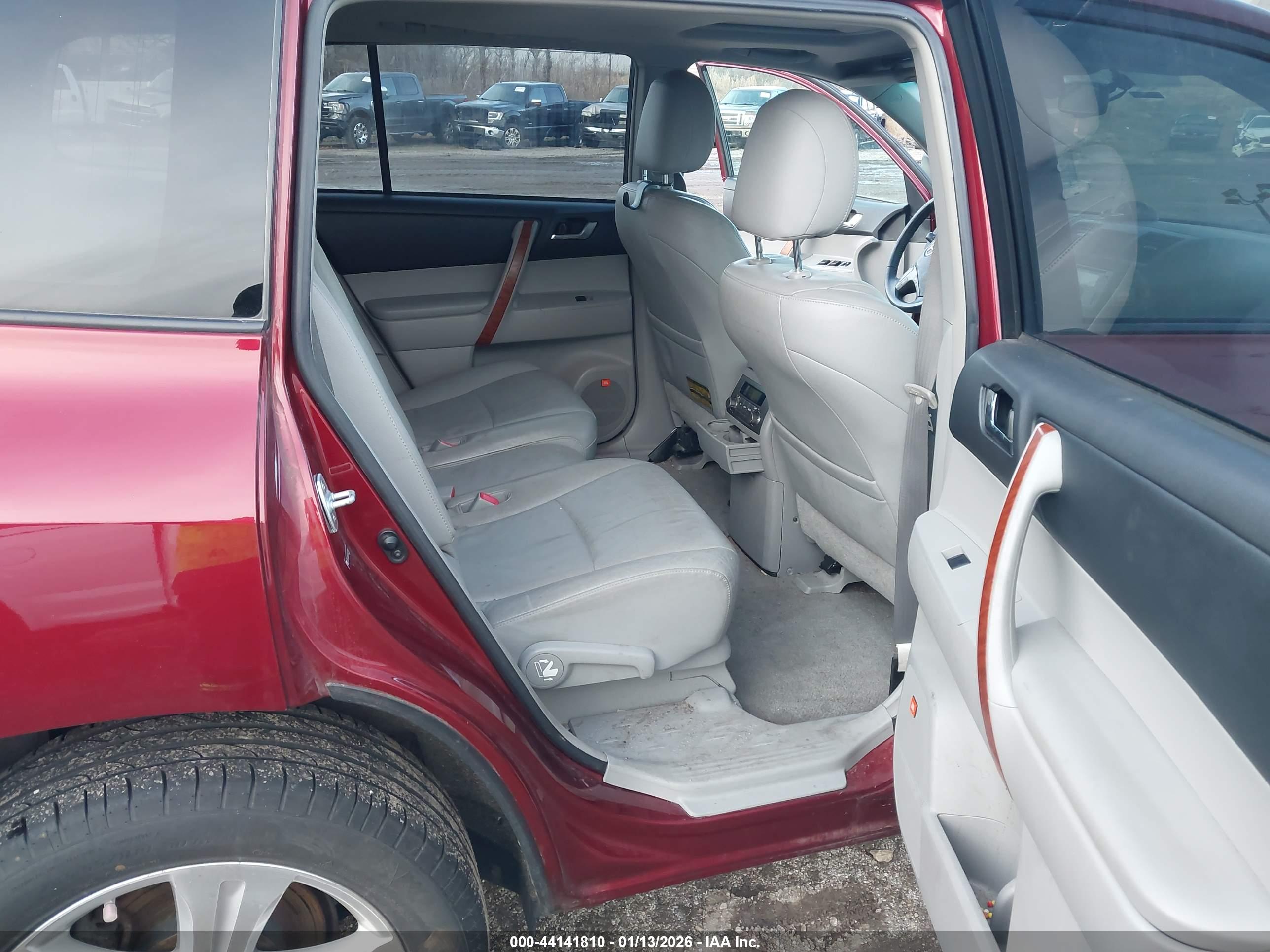 TOYOTA HIGHLANDER image 8