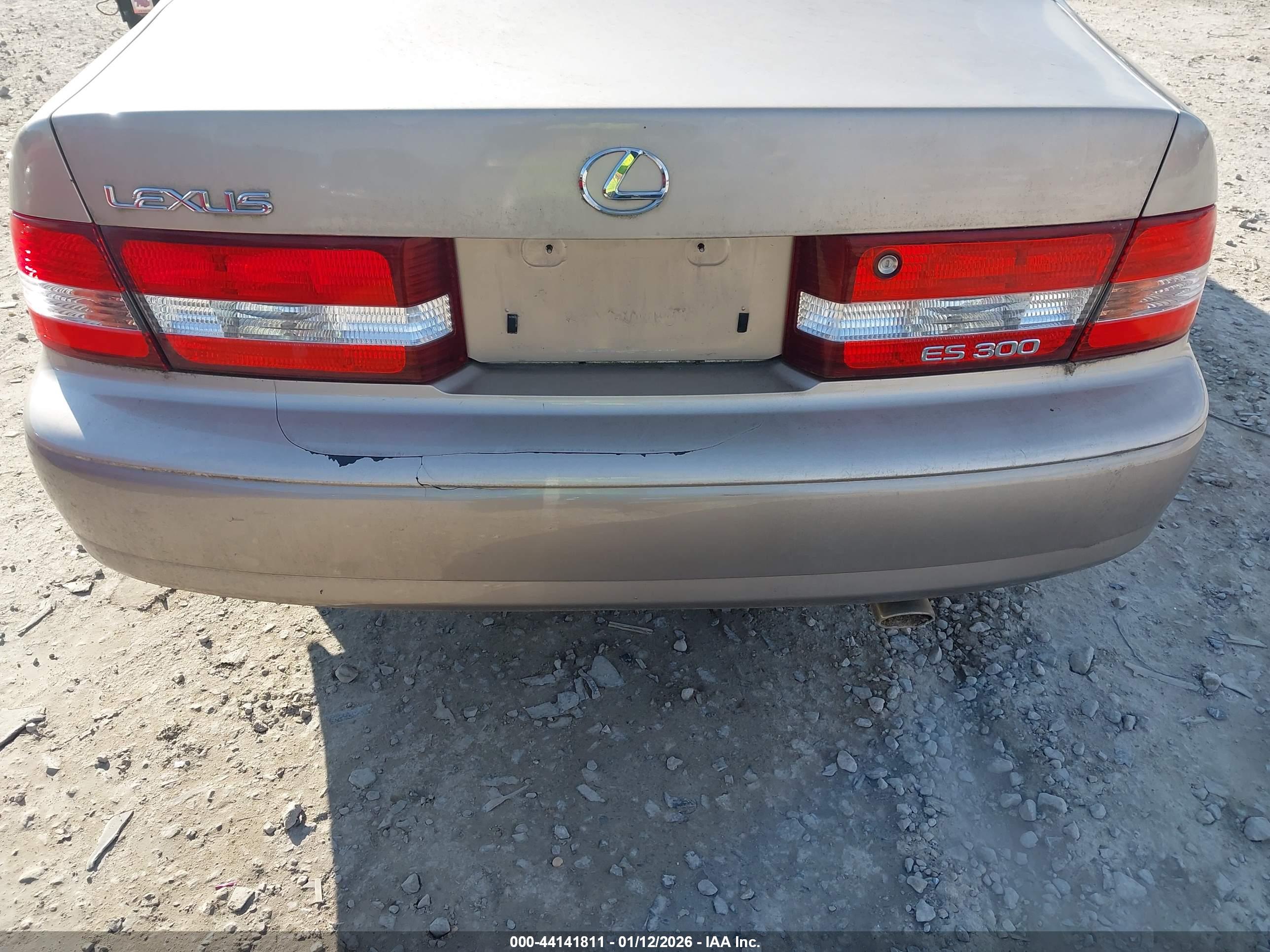 LEXUS ES image 6