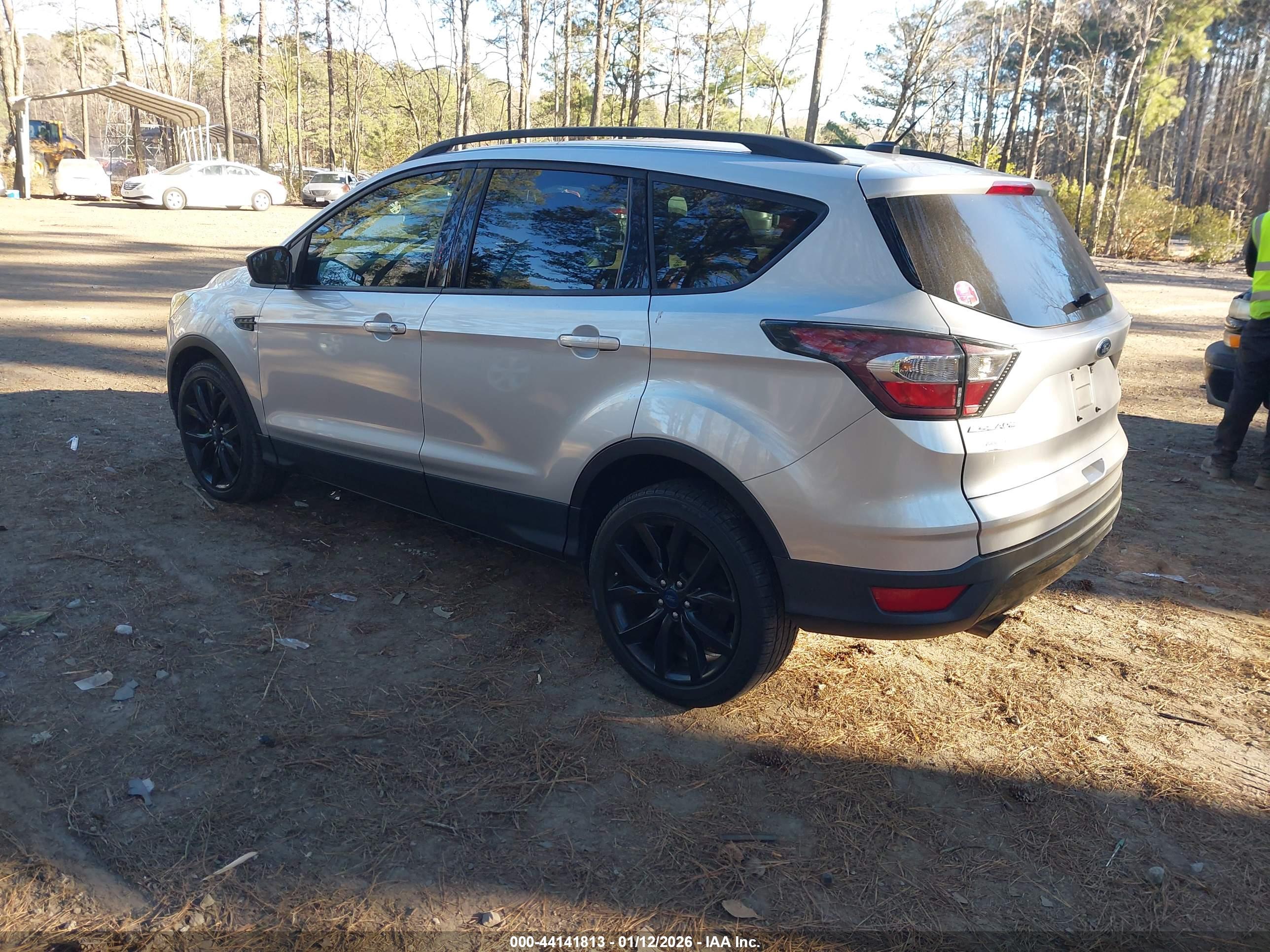 FORD ESCAPE image 3