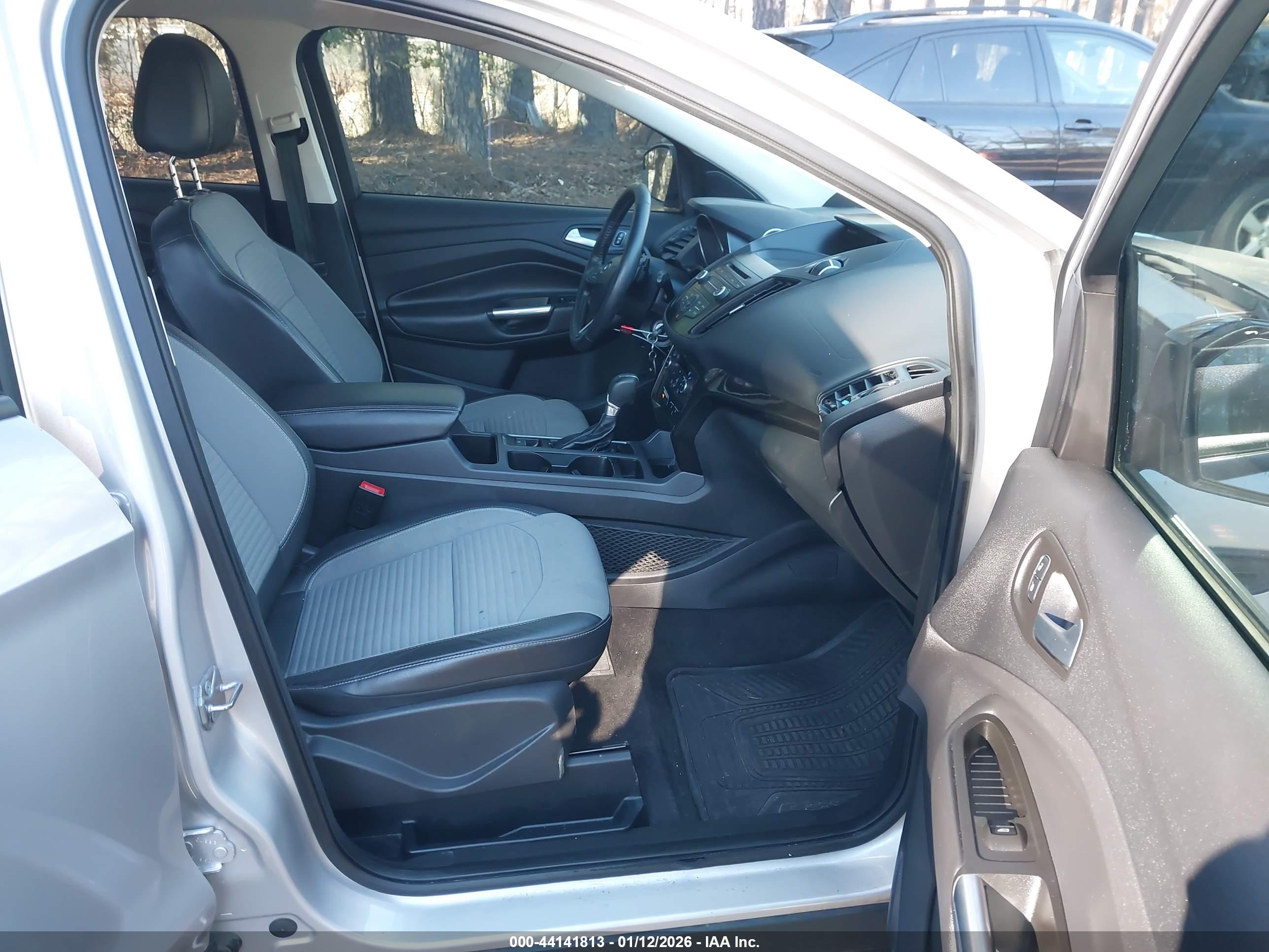 FORD ESCAPE image 5