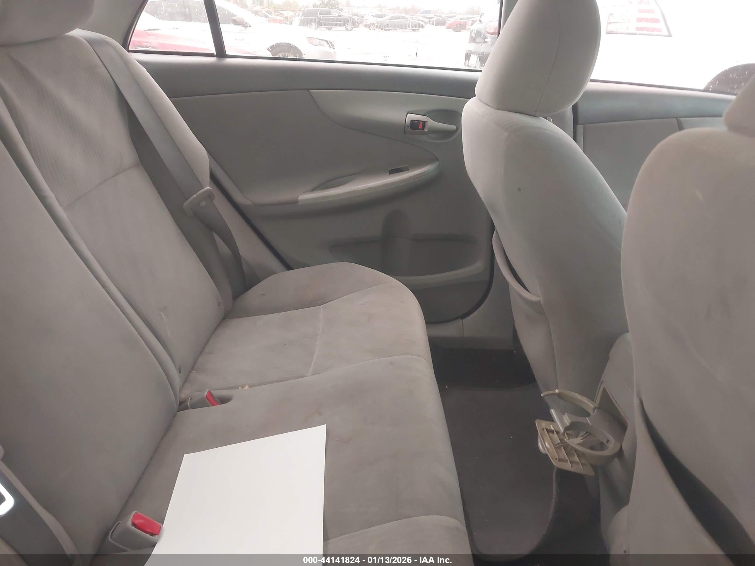 TOYOTA COROLLA image 8