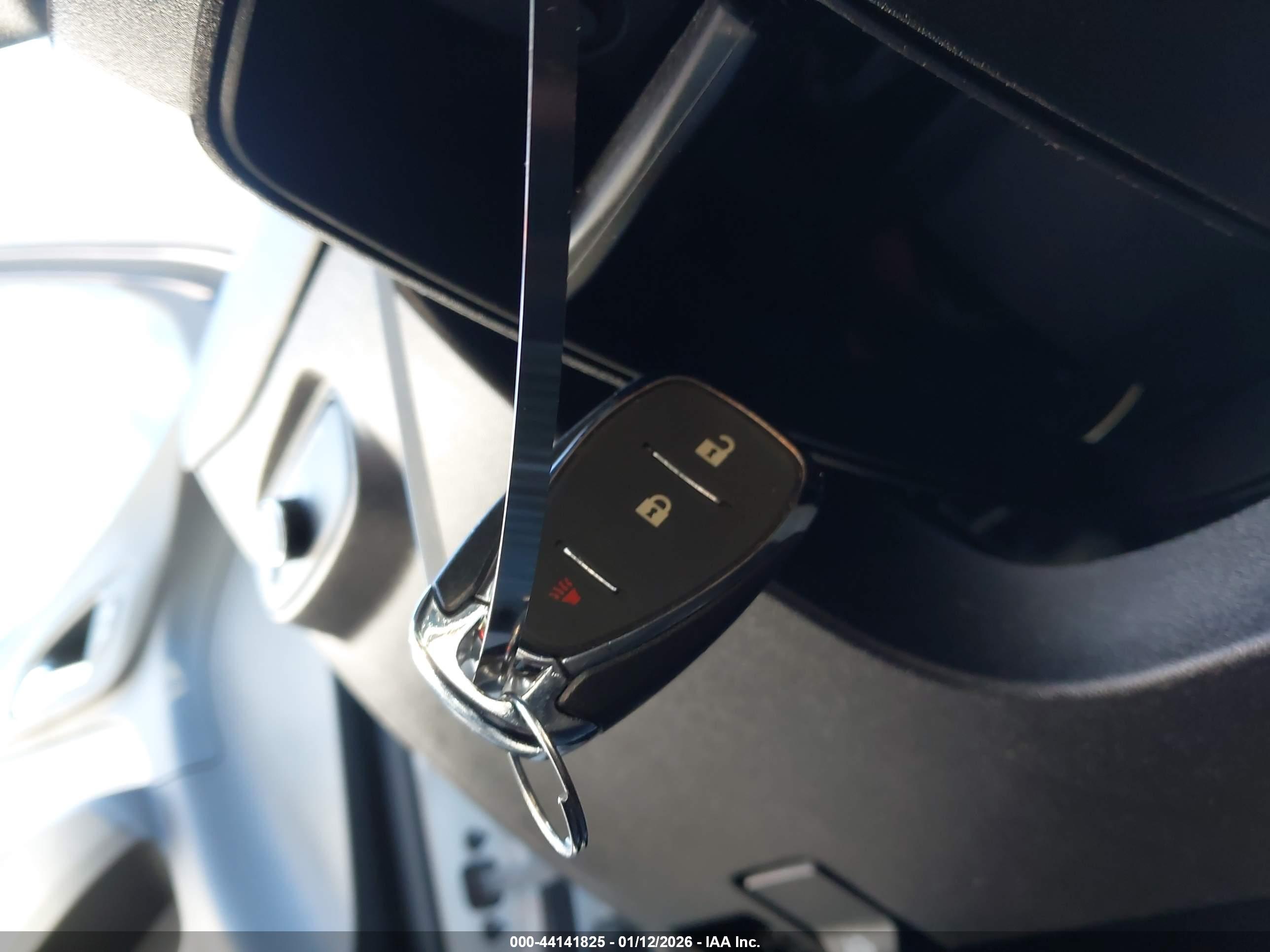 CHEVROLET EQUINOX image 11