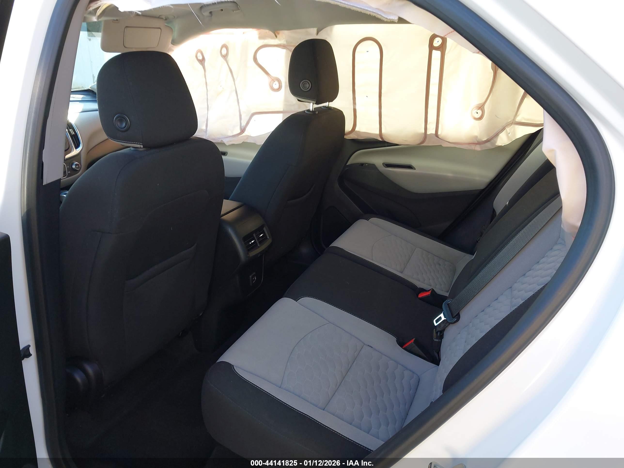 CHEVROLET EQUINOX image 8