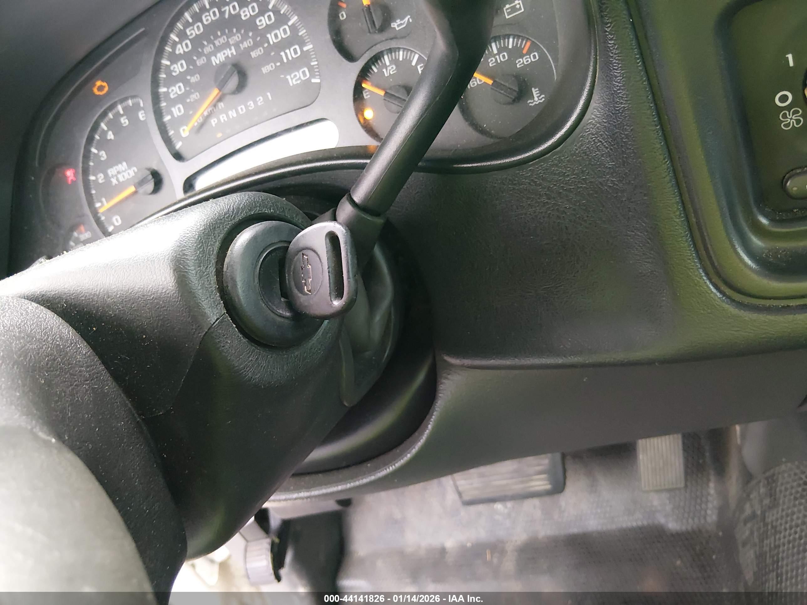 CHEVROLET SILVERADO image 11