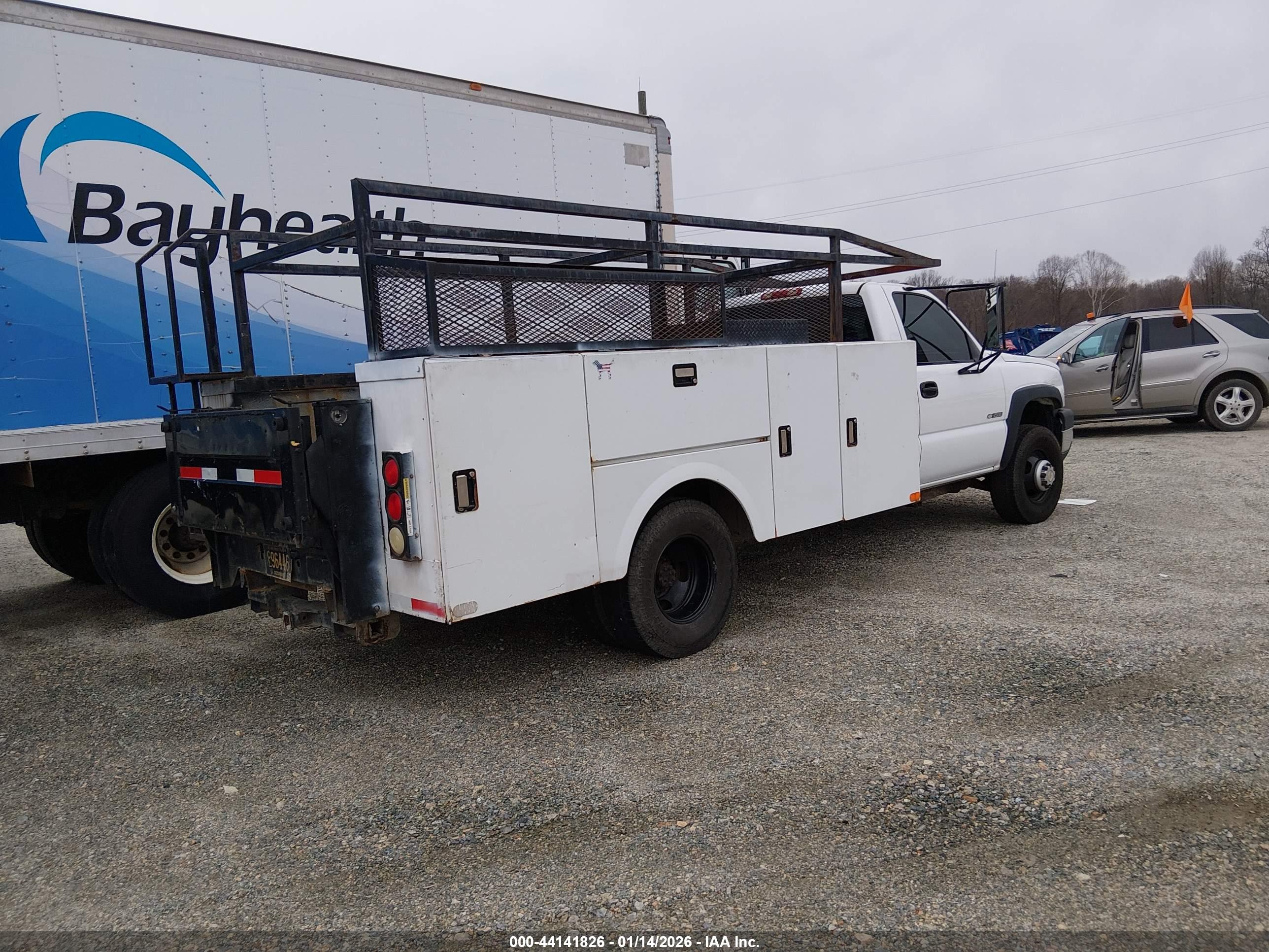 CHEVROLET SILVERADO image 4
