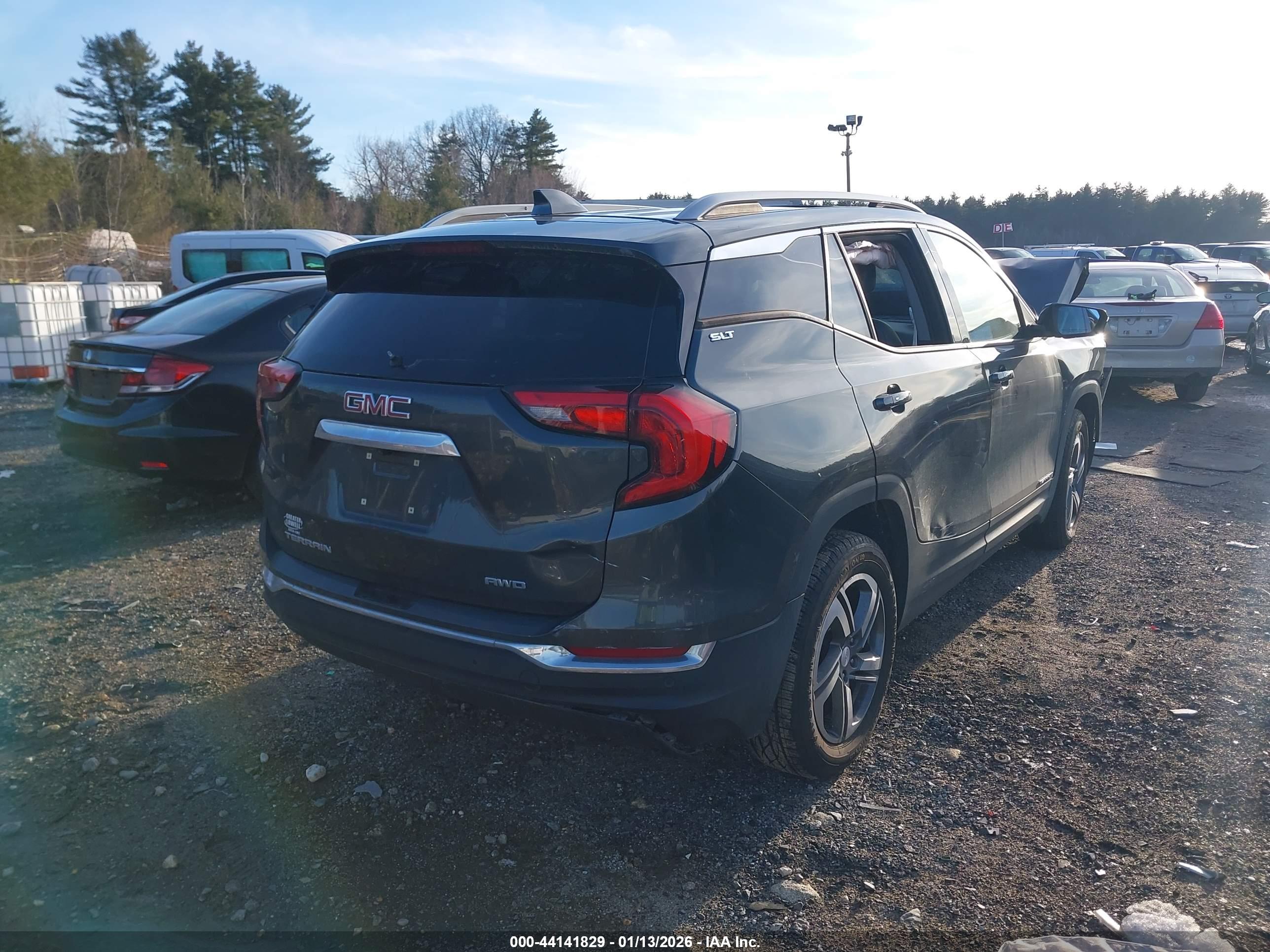 GMC TERRAIN image 4