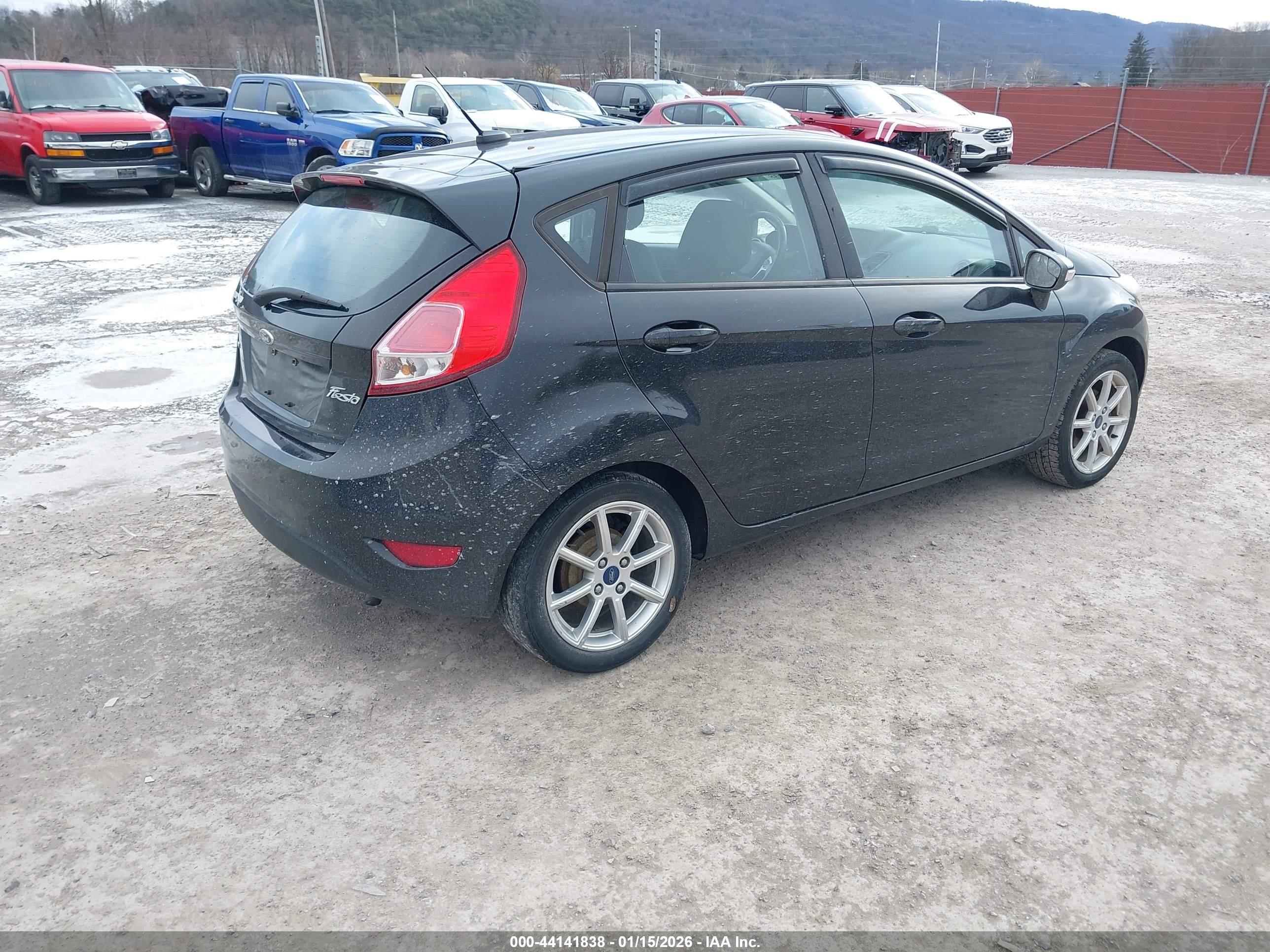 FORD FIESTA image 4