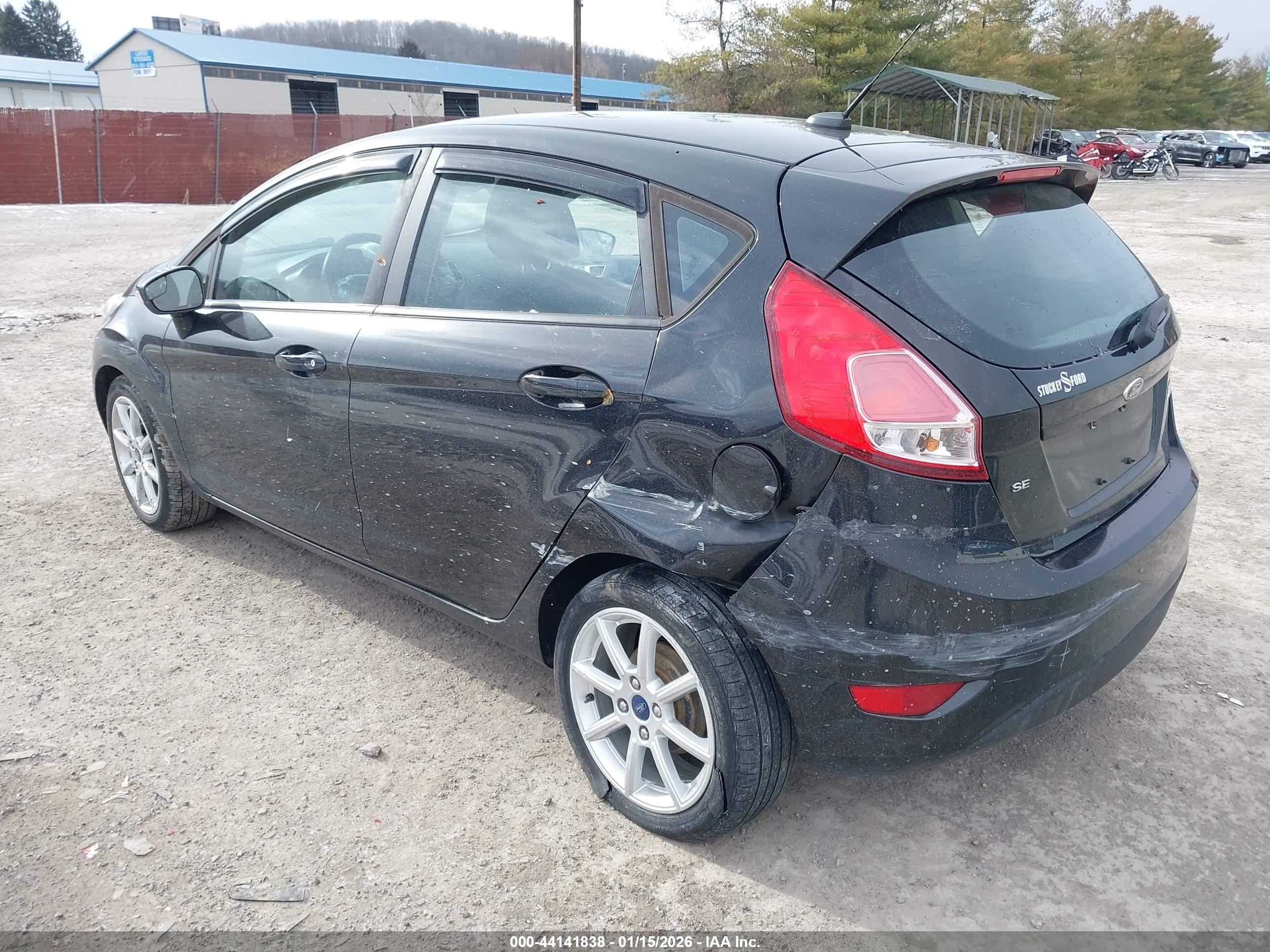 FORD FIESTA image 6
