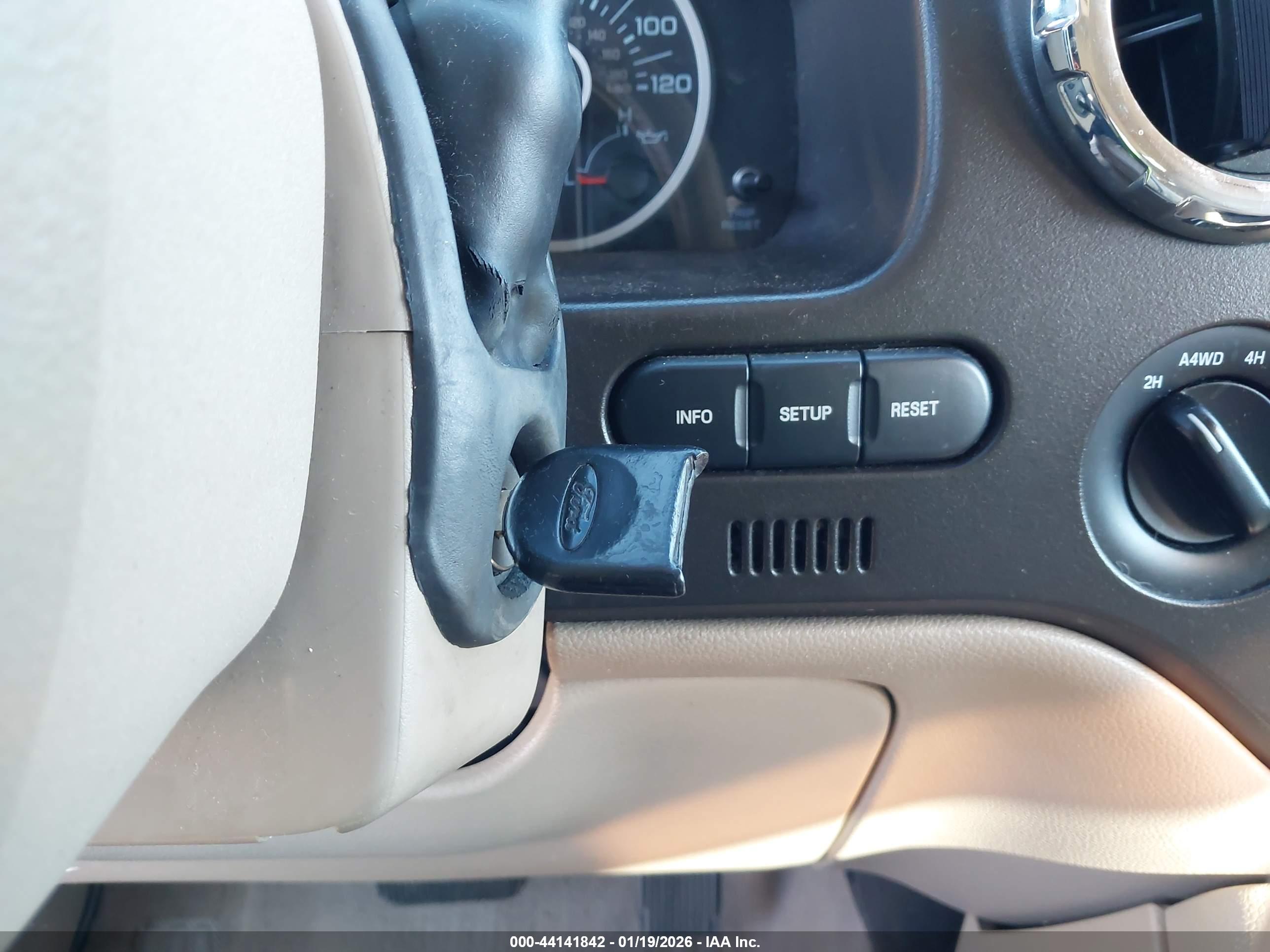 FORD EXPEDITION image 11