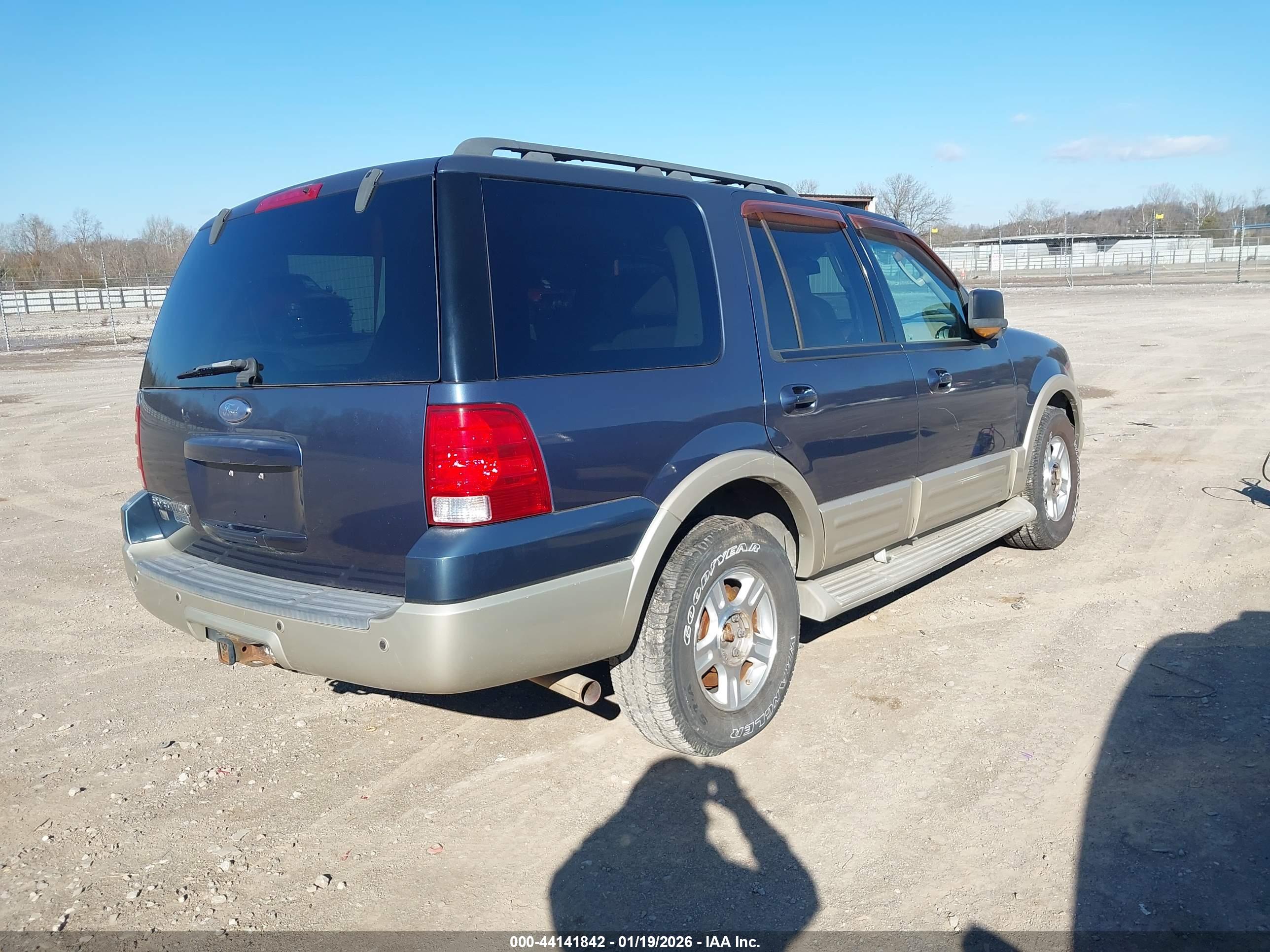 FORD EXPEDITION image 4