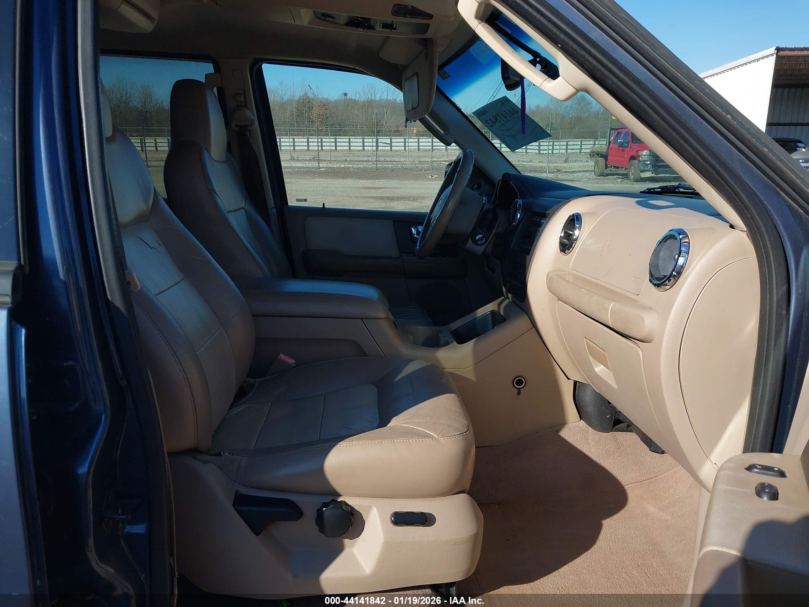 FORD EXPEDITION image 5