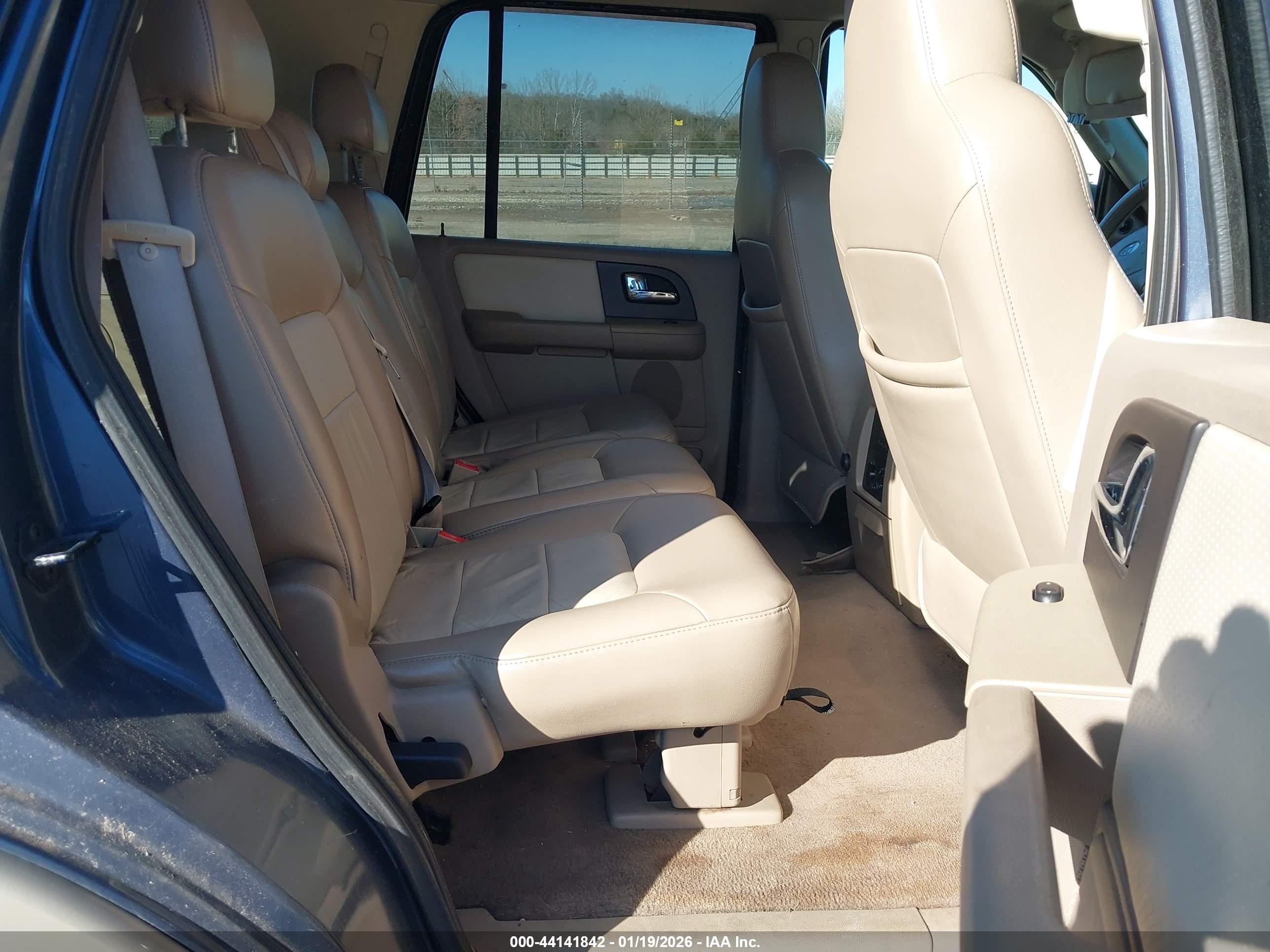 FORD EXPEDITION image 8