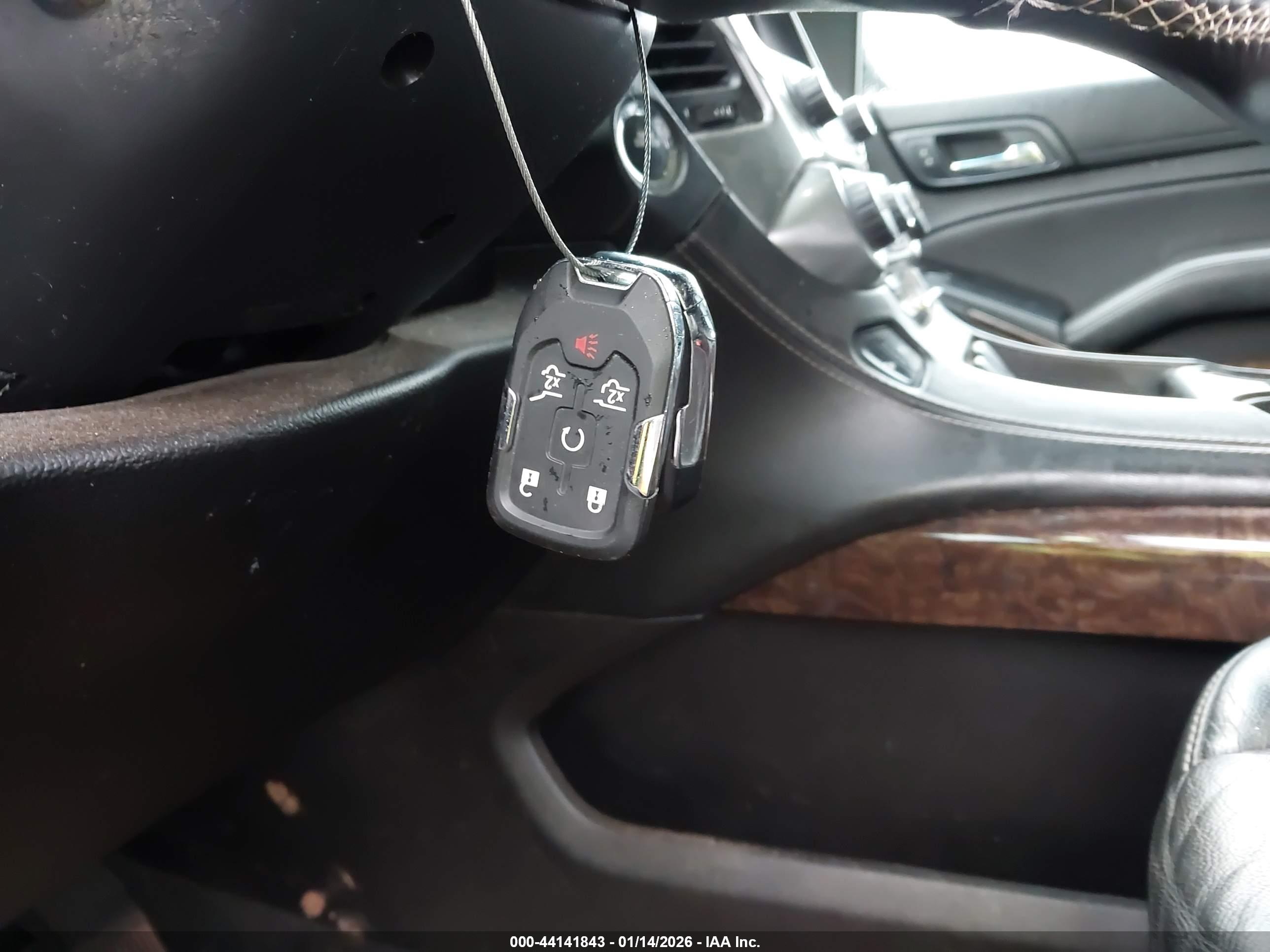 CHEVROLET SUBURBAN image 11