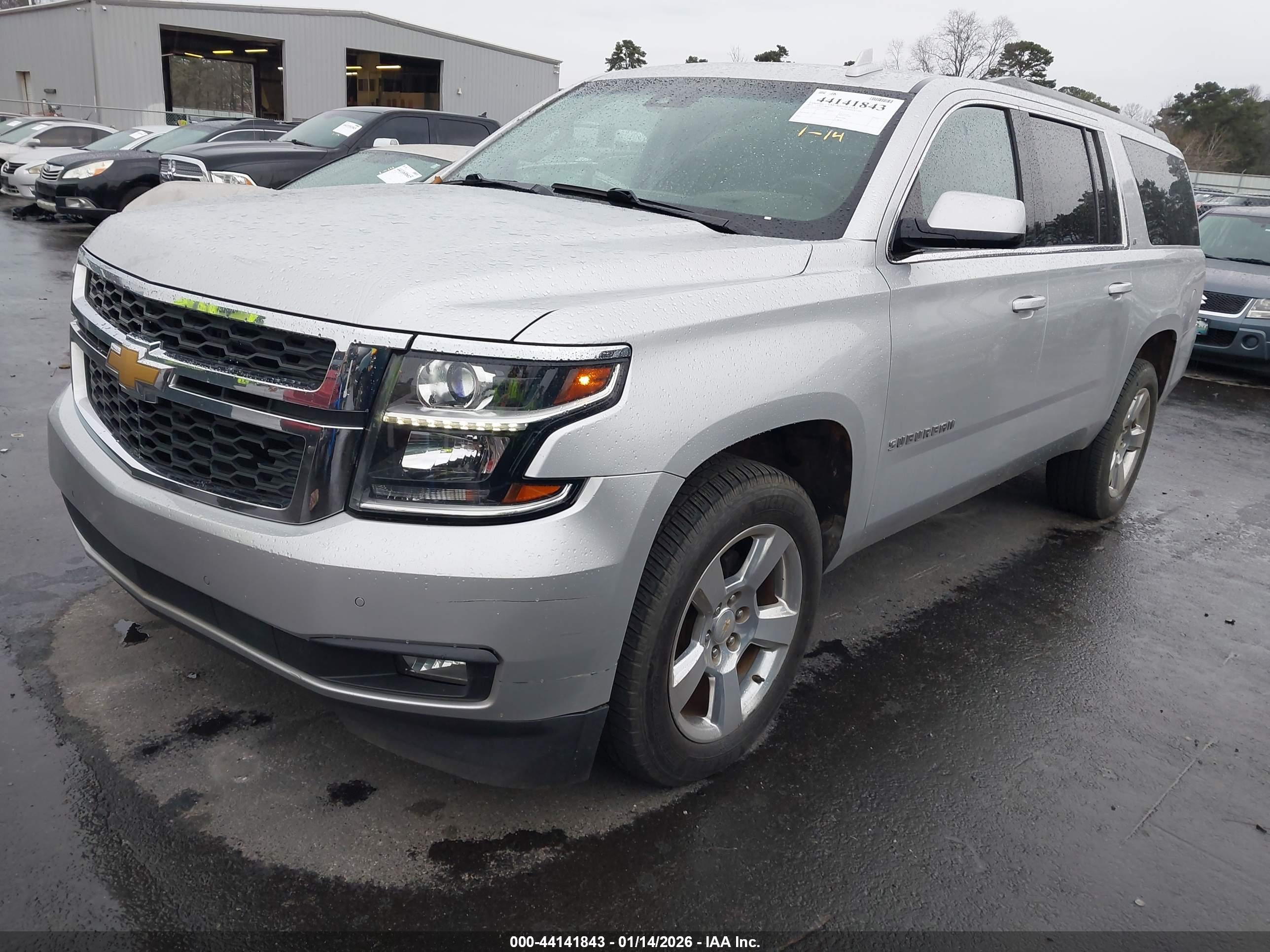 CHEVROLET SUBURBAN image 2
