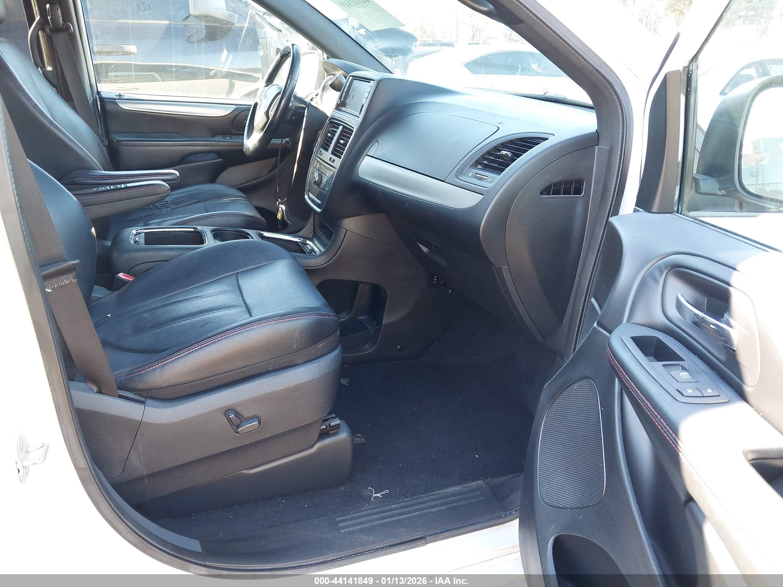 DODGE GRAND image 5