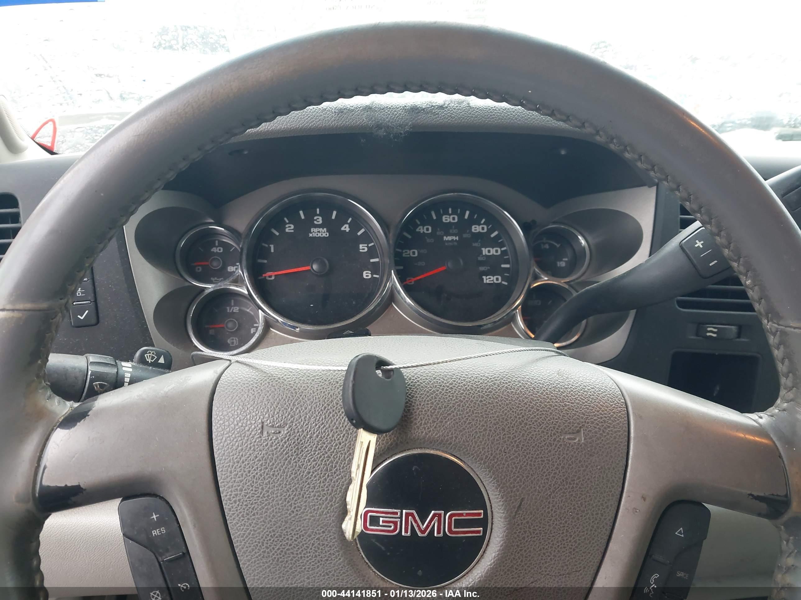 GMC SIERRA image 11