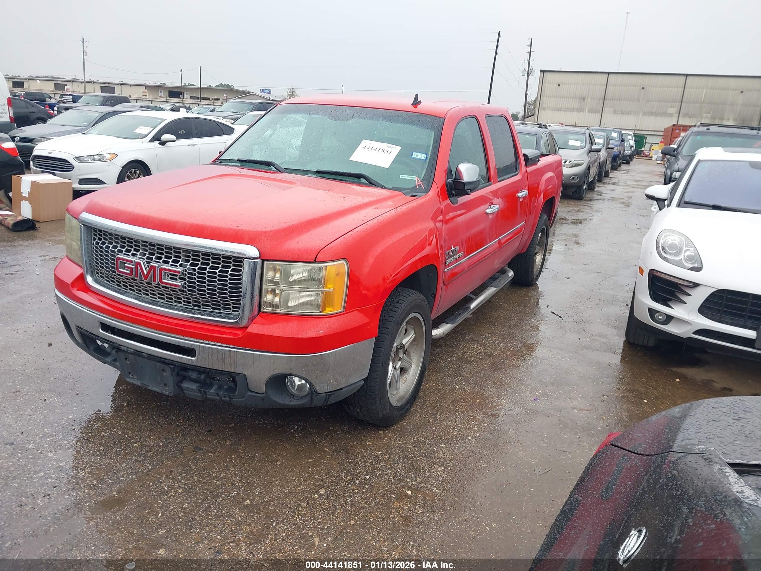 GMC SIERRA image 2