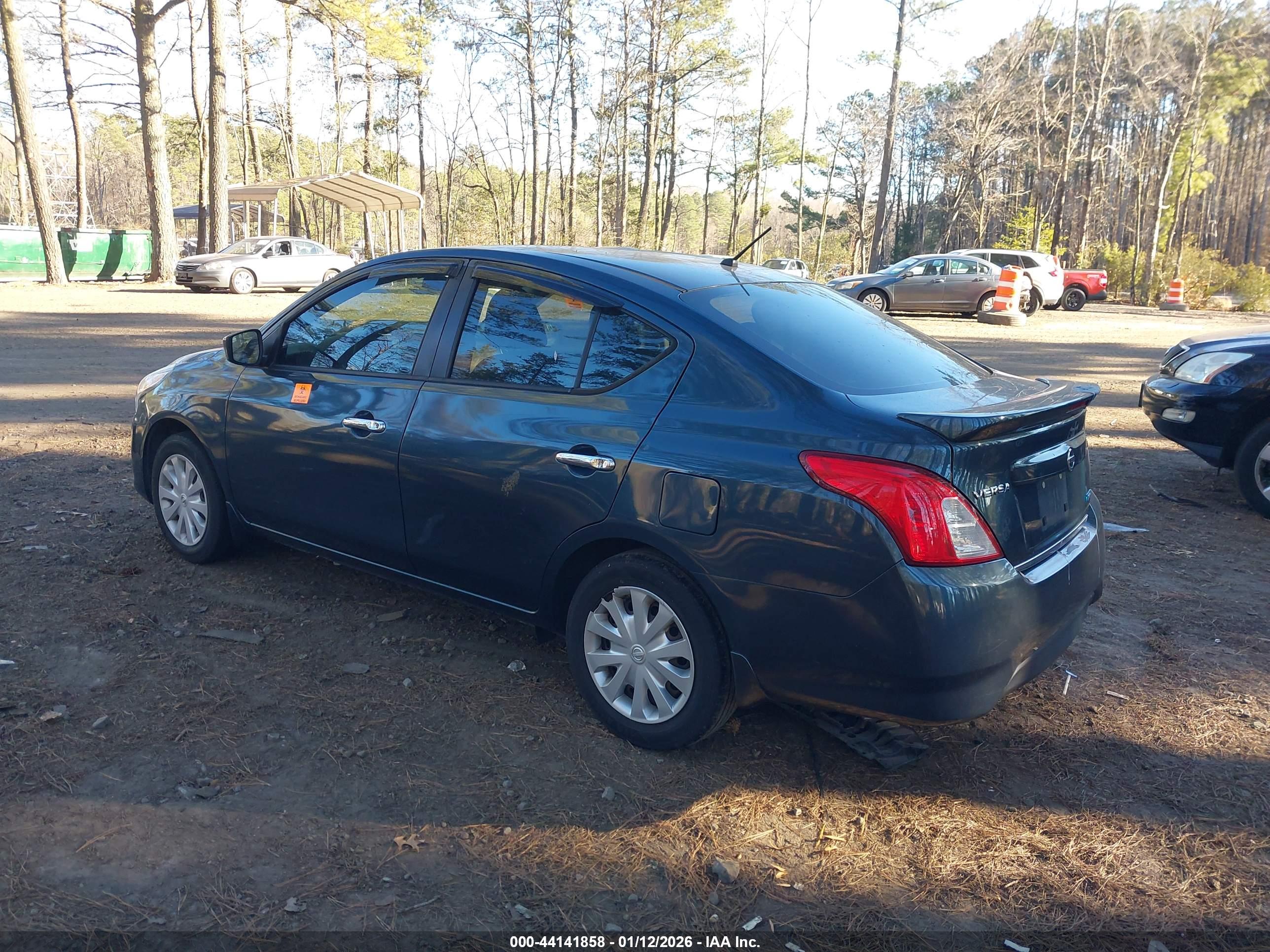 NISSAN VERSA image 3
