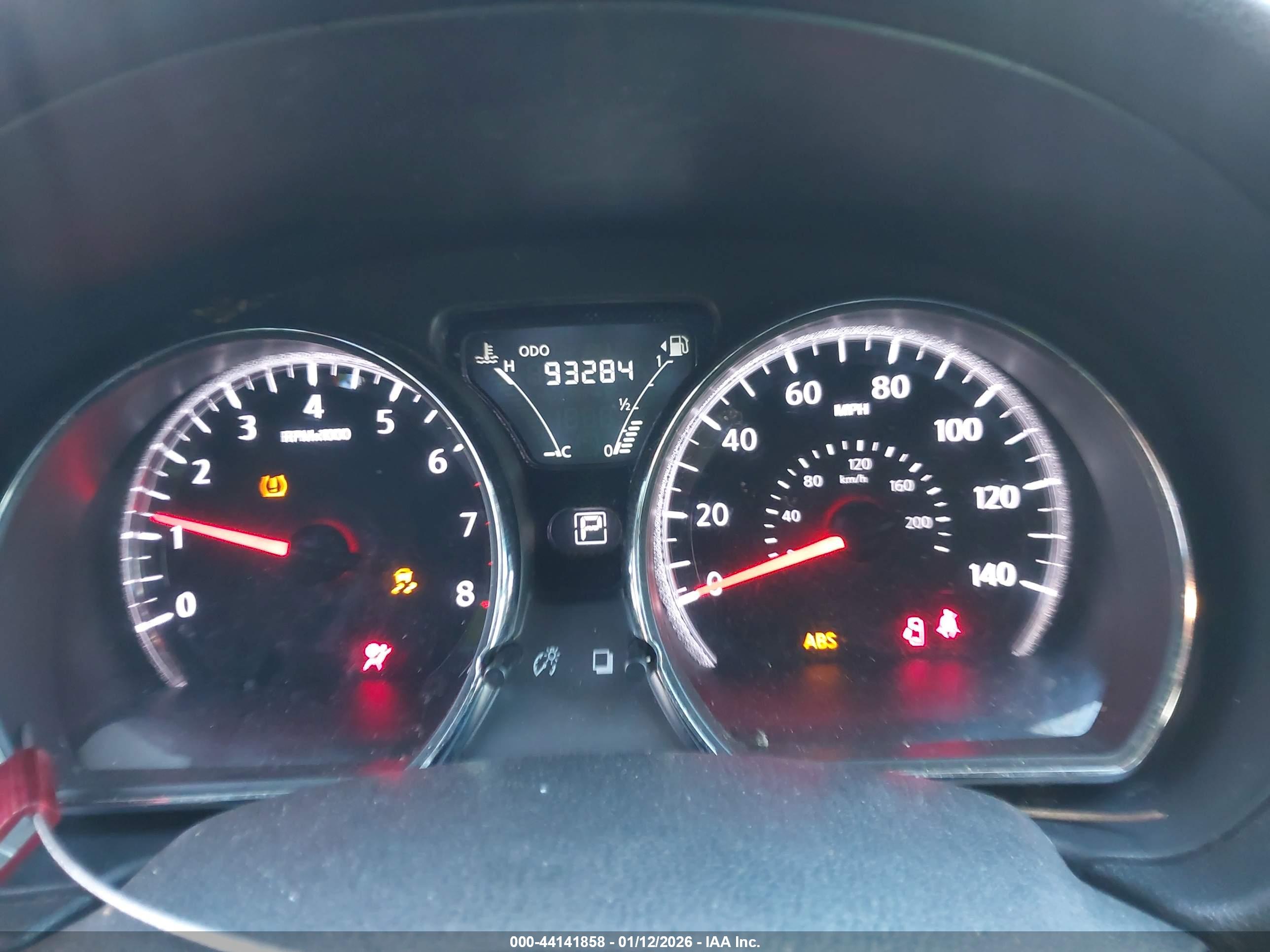 NISSAN VERSA image 7