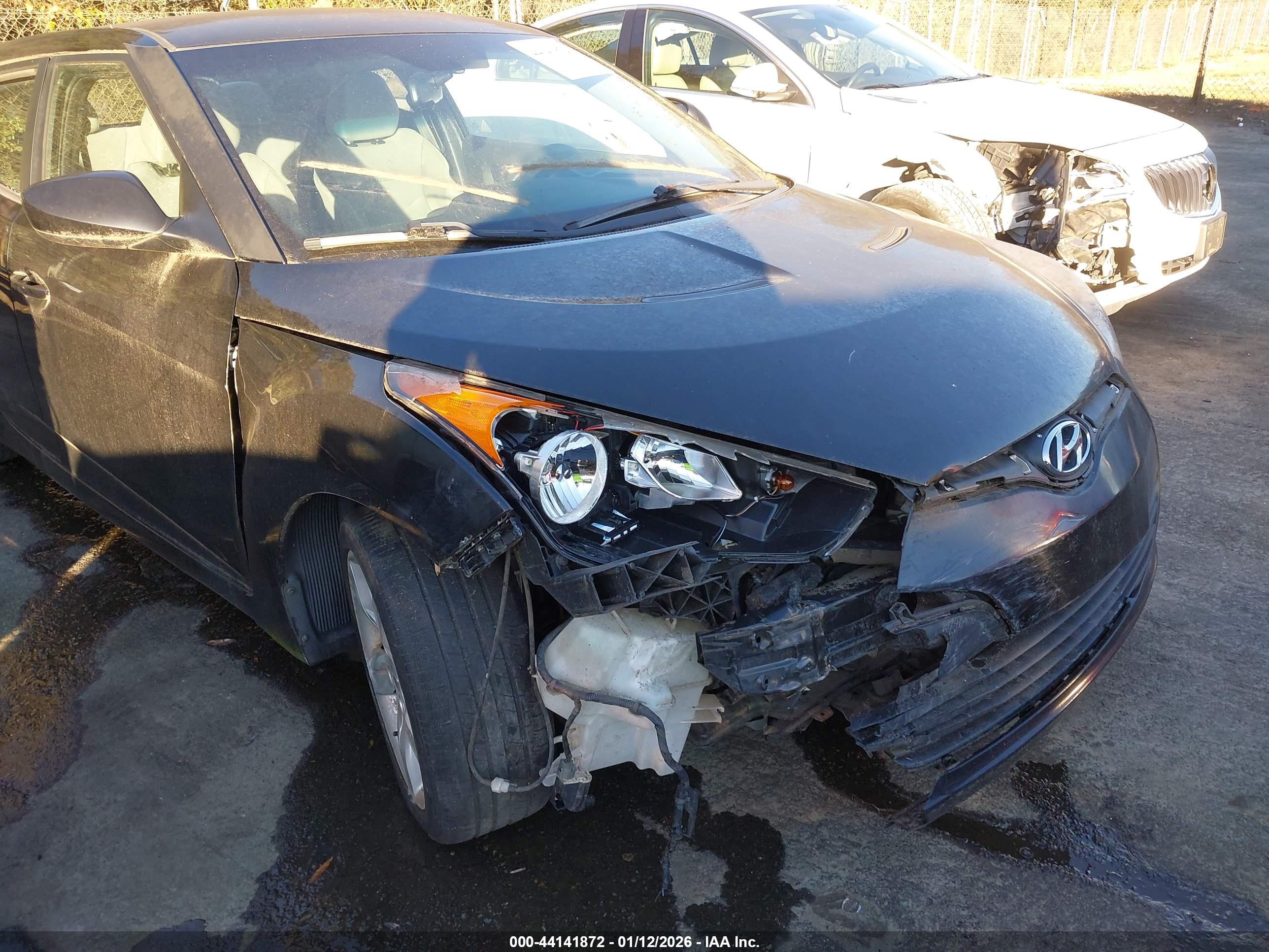 HYUNDAI VELOSTER image 6