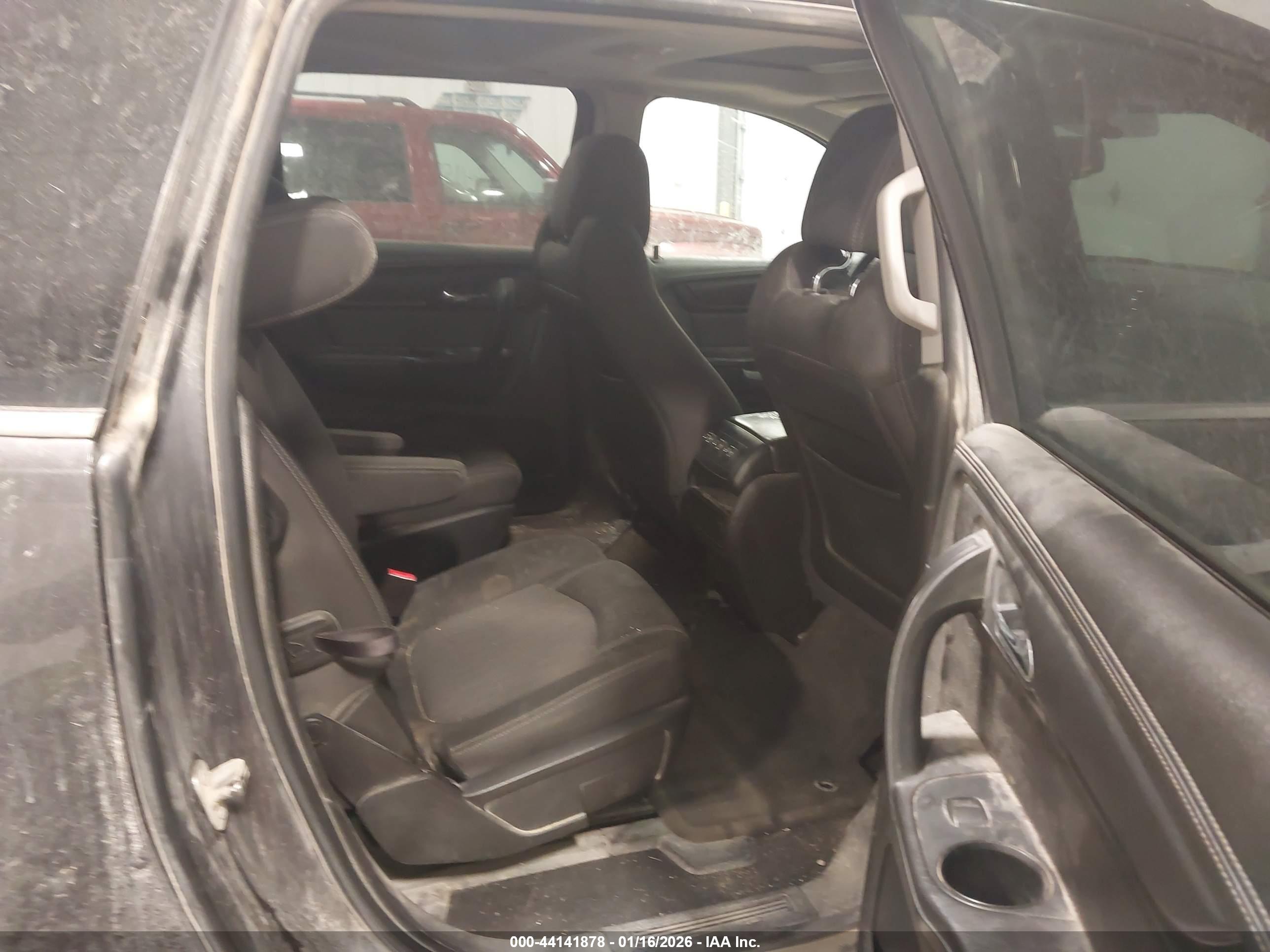 CHEVROLET TRAVERSE image 8